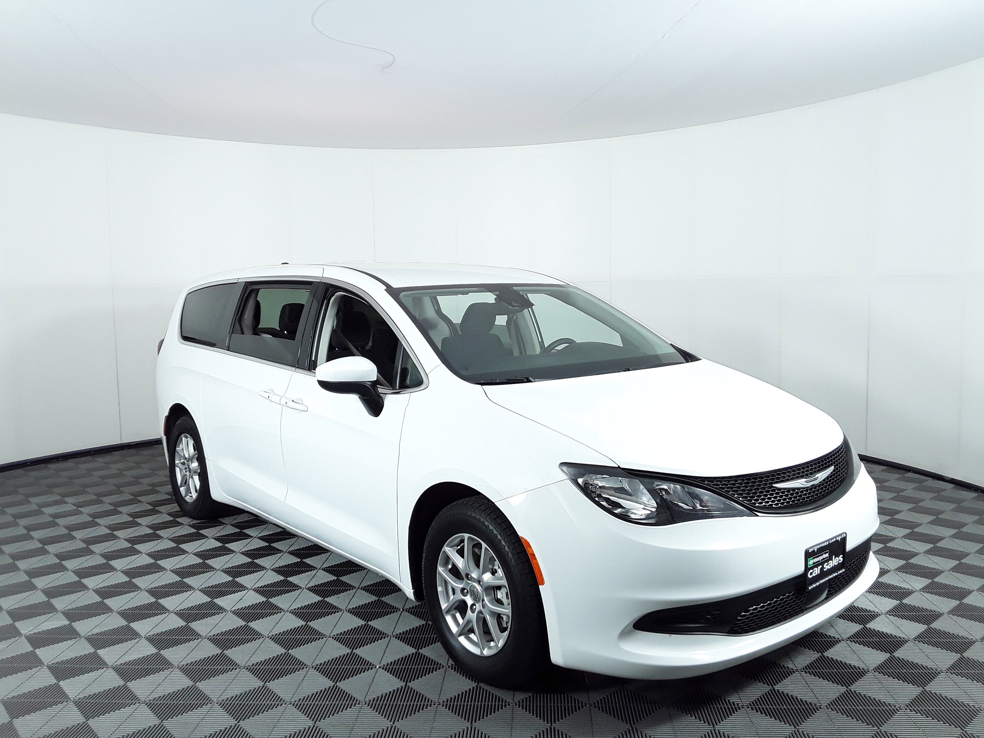 Used 2023 Chrysler Voyager LX FWD's photo