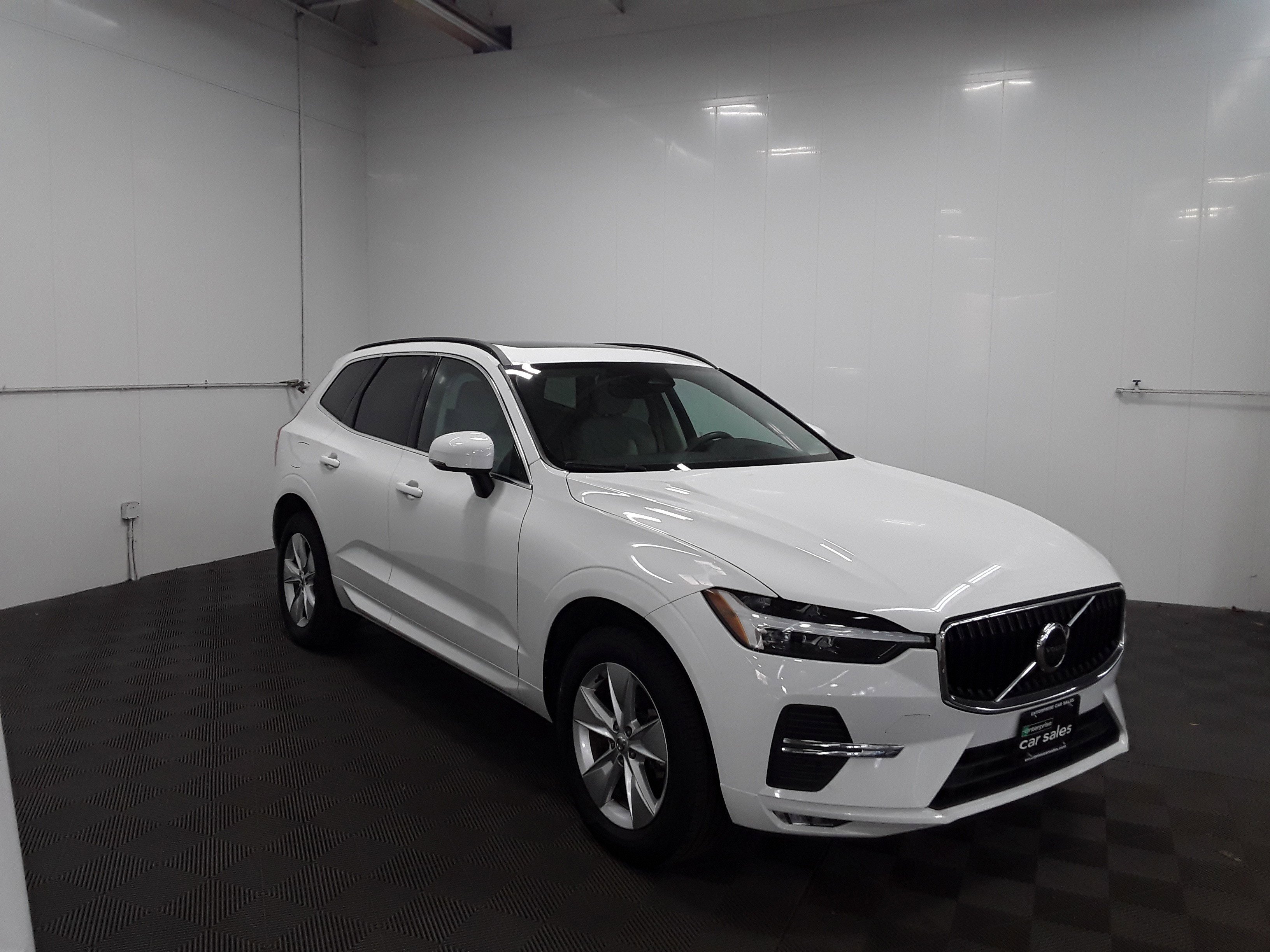 2022 Volvo XC60 B5 AWD Momentum
