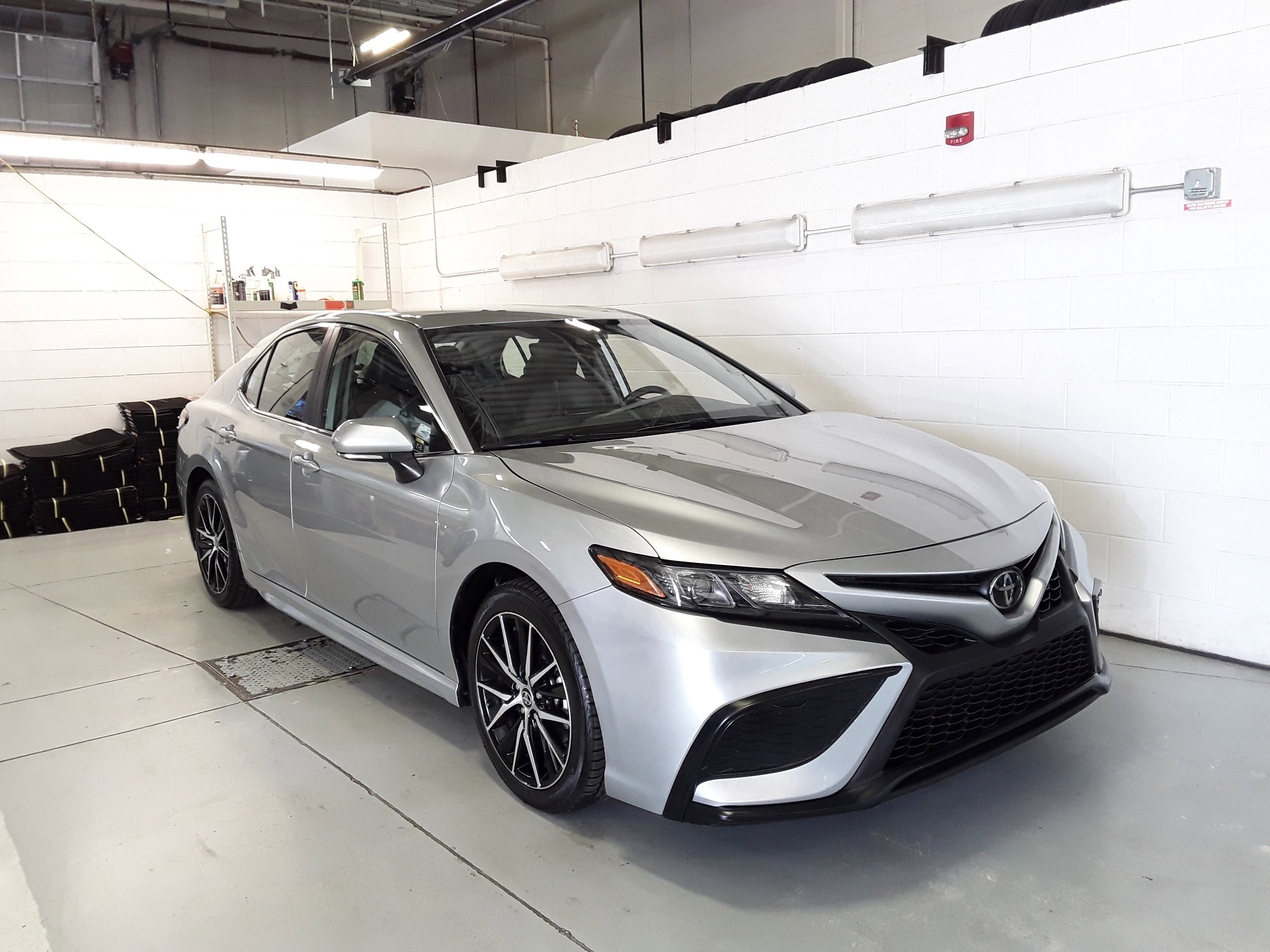 2023 Toyota Camry SE Auto