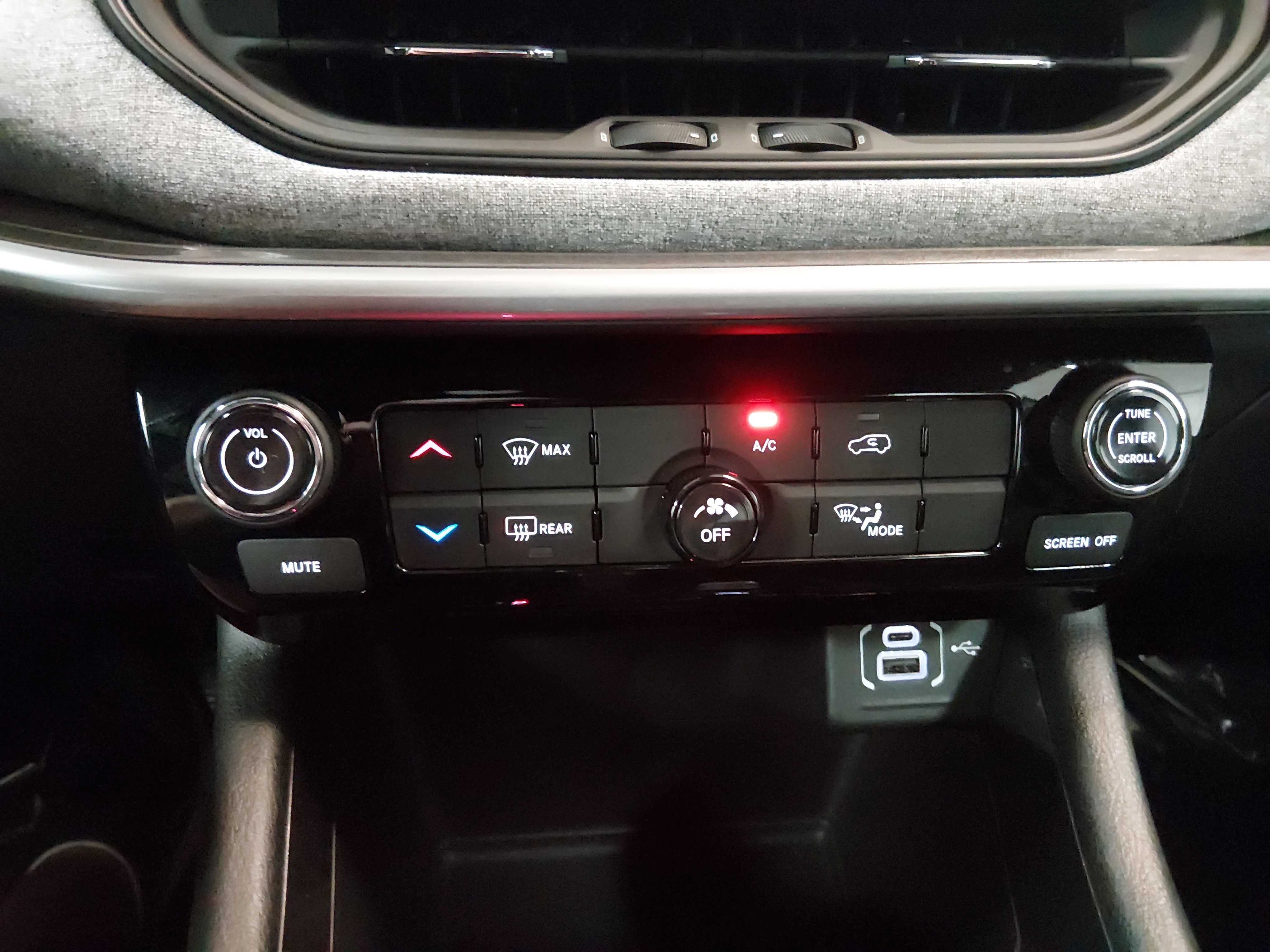 2025 Jeep Compass Latitude - Photo 18