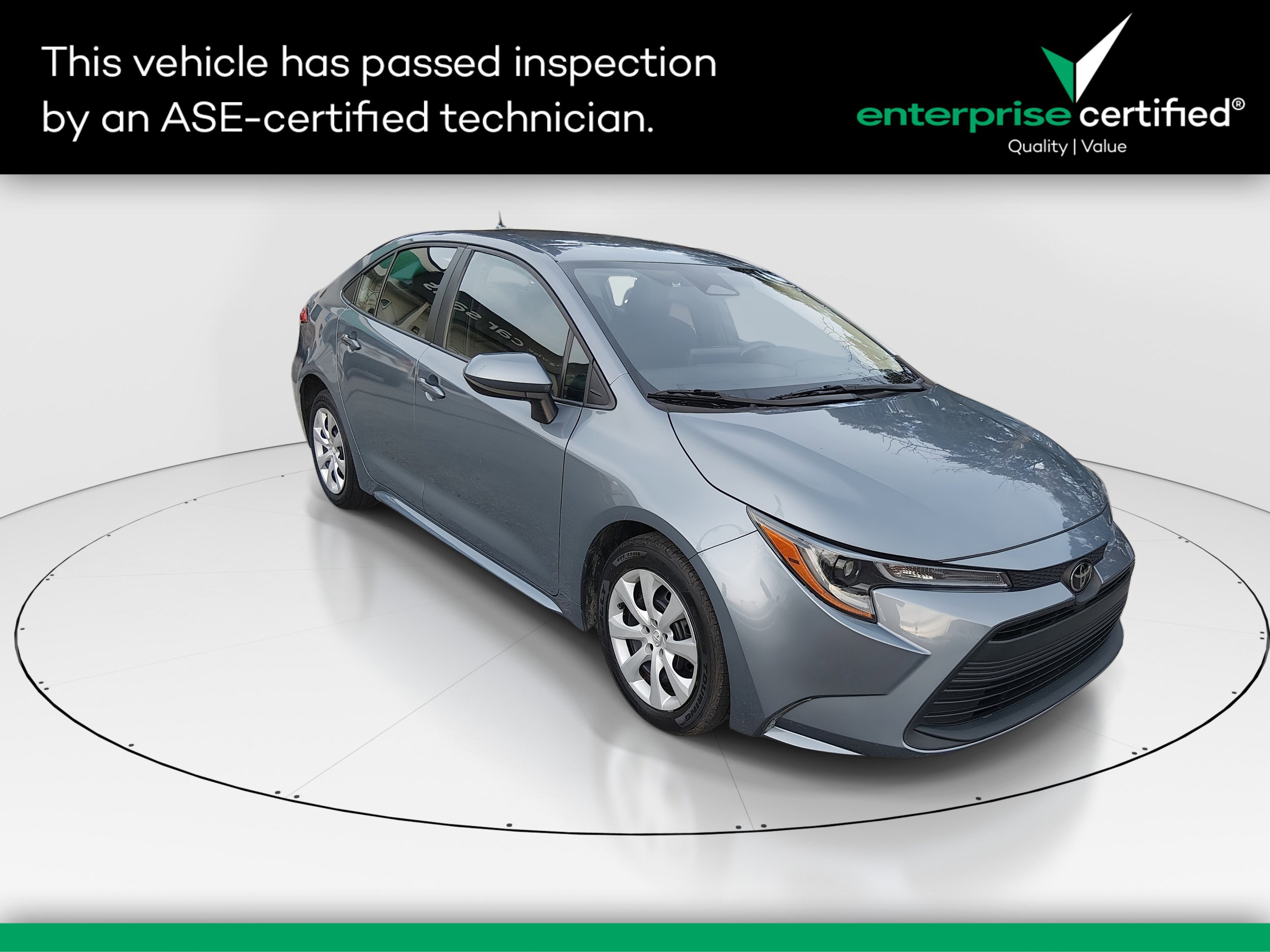 2024 Toyota Corolla LE's photo