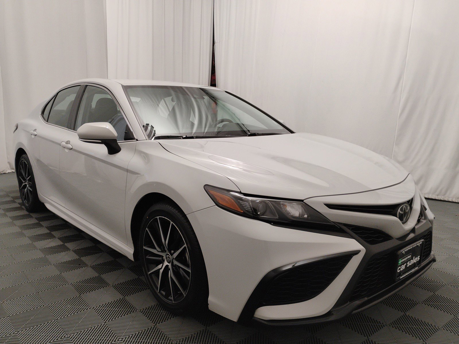 2022 Toyota Camry SE Auto