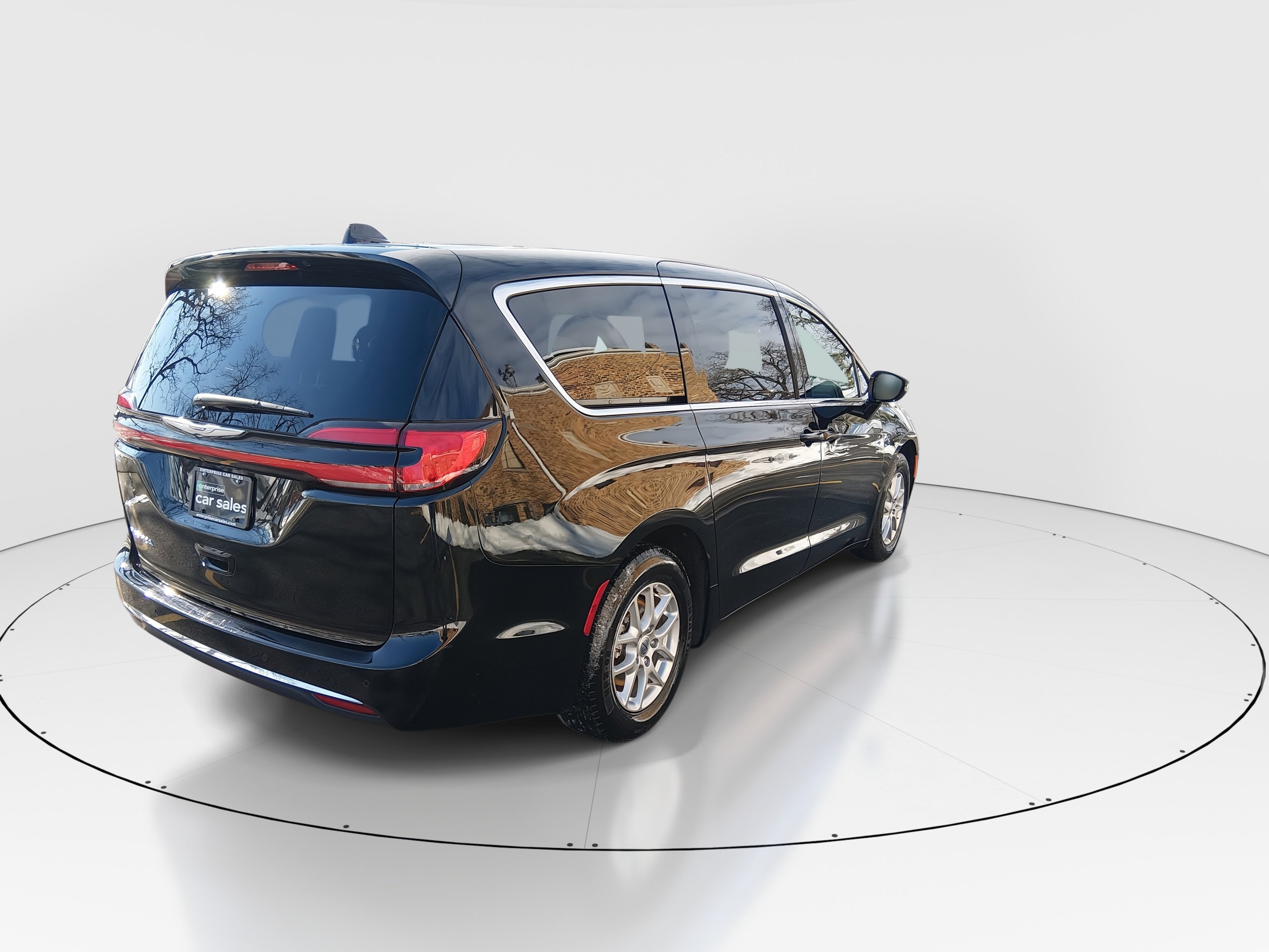 Image of Used 2024 Chrysler Pacifica Touring L FWD