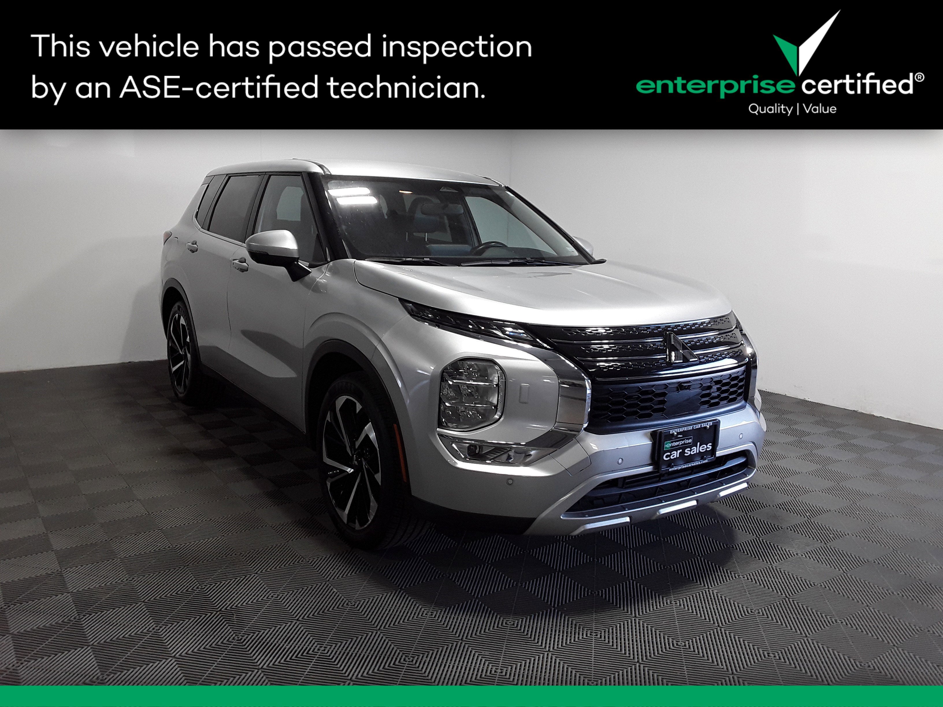 2024 Mitsubishi Outlander SE