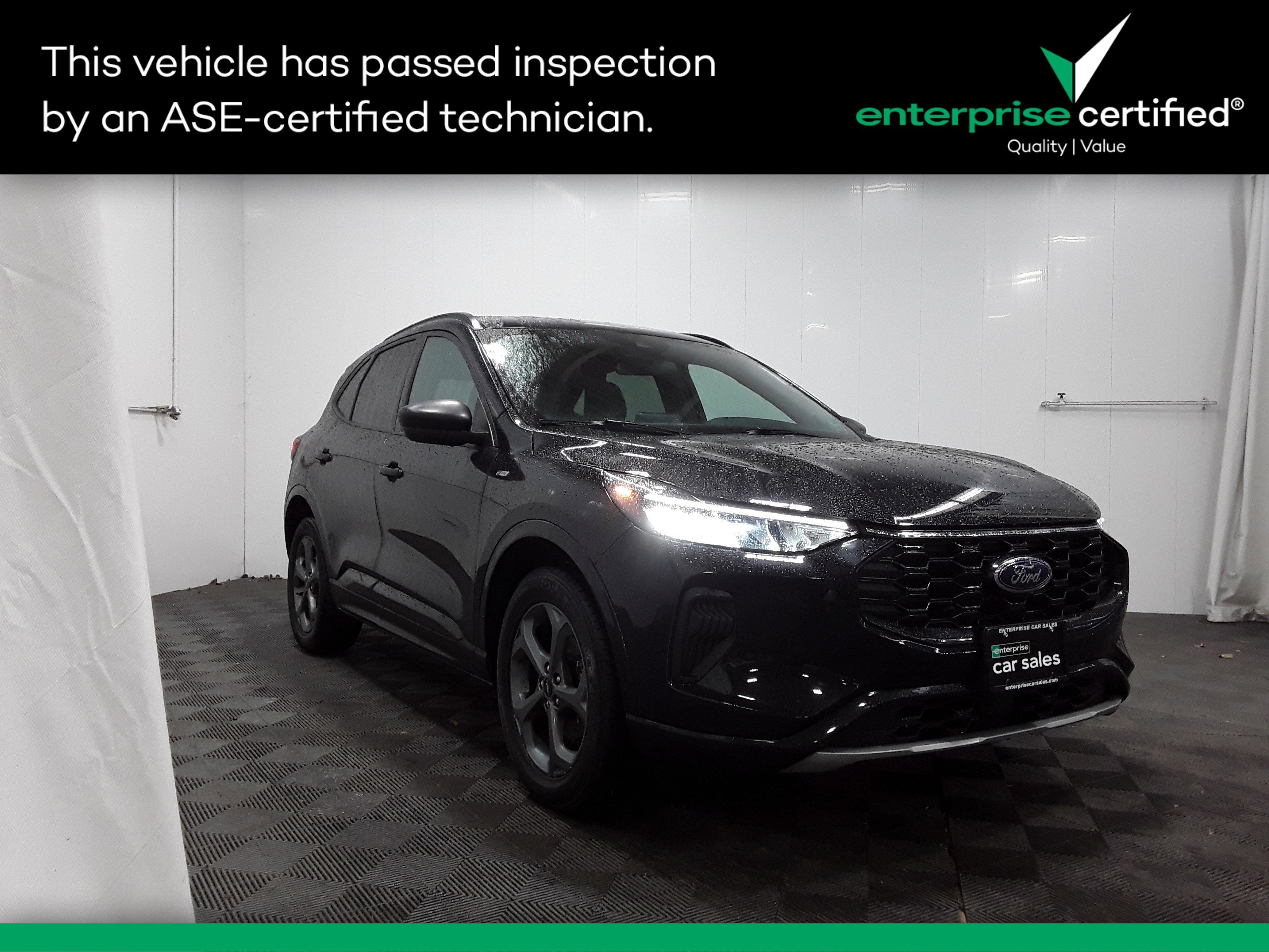 2023 Ford Escape ST-Line's photo