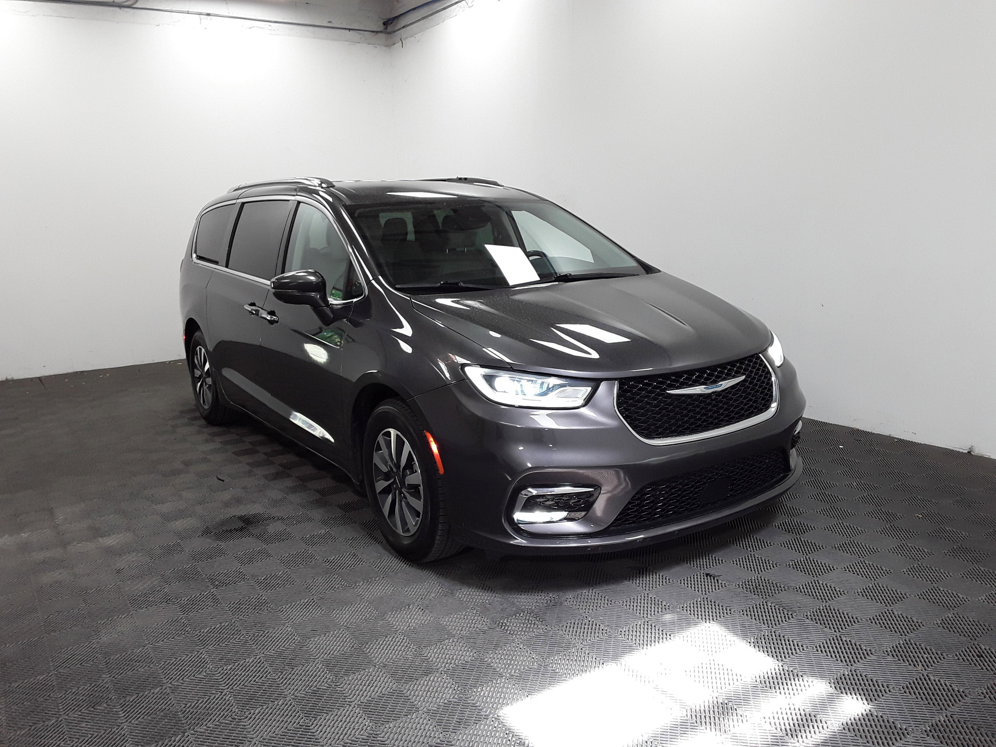 2021 Chrysler Pacifica Hybrid Touring L FWD