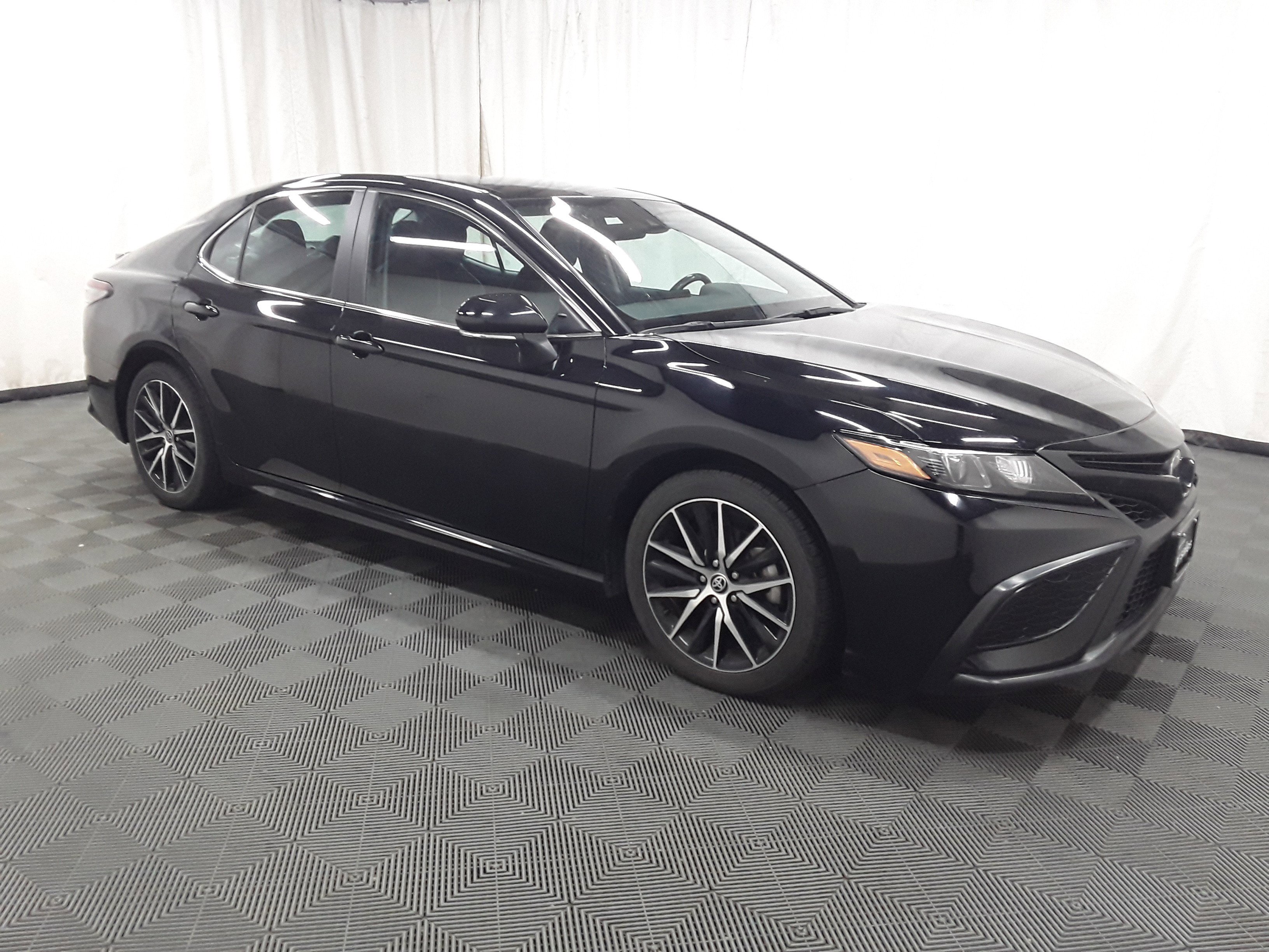 2023 Toyota Camry SE Auto