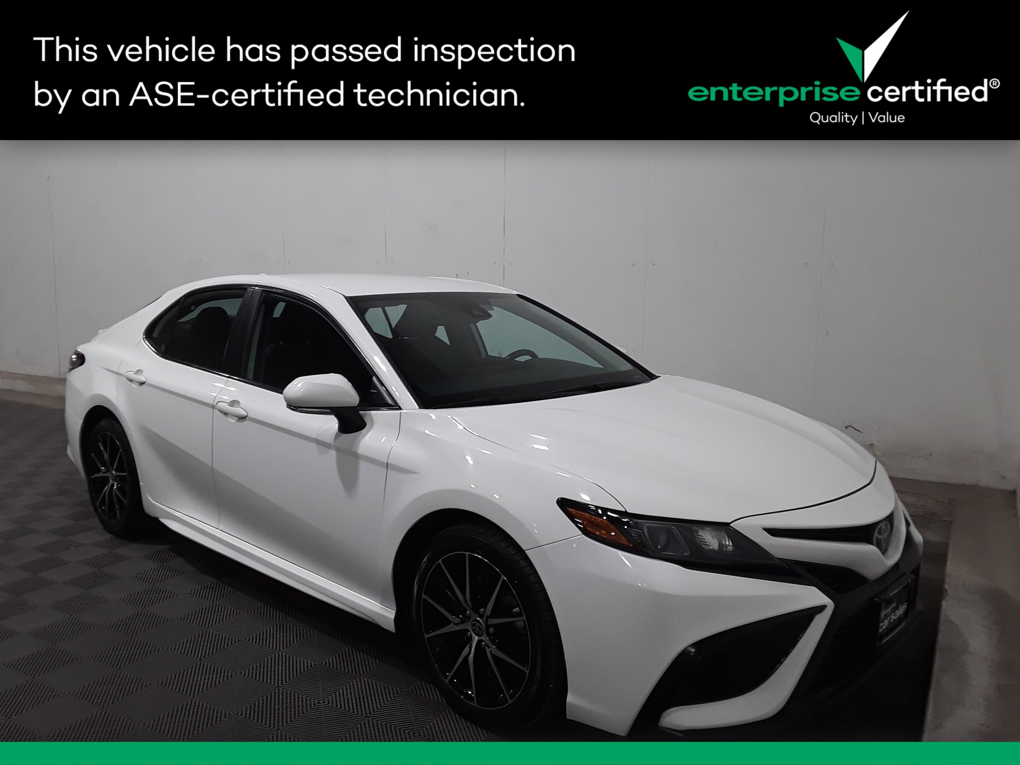 2022 Toyota Camry SE Auto