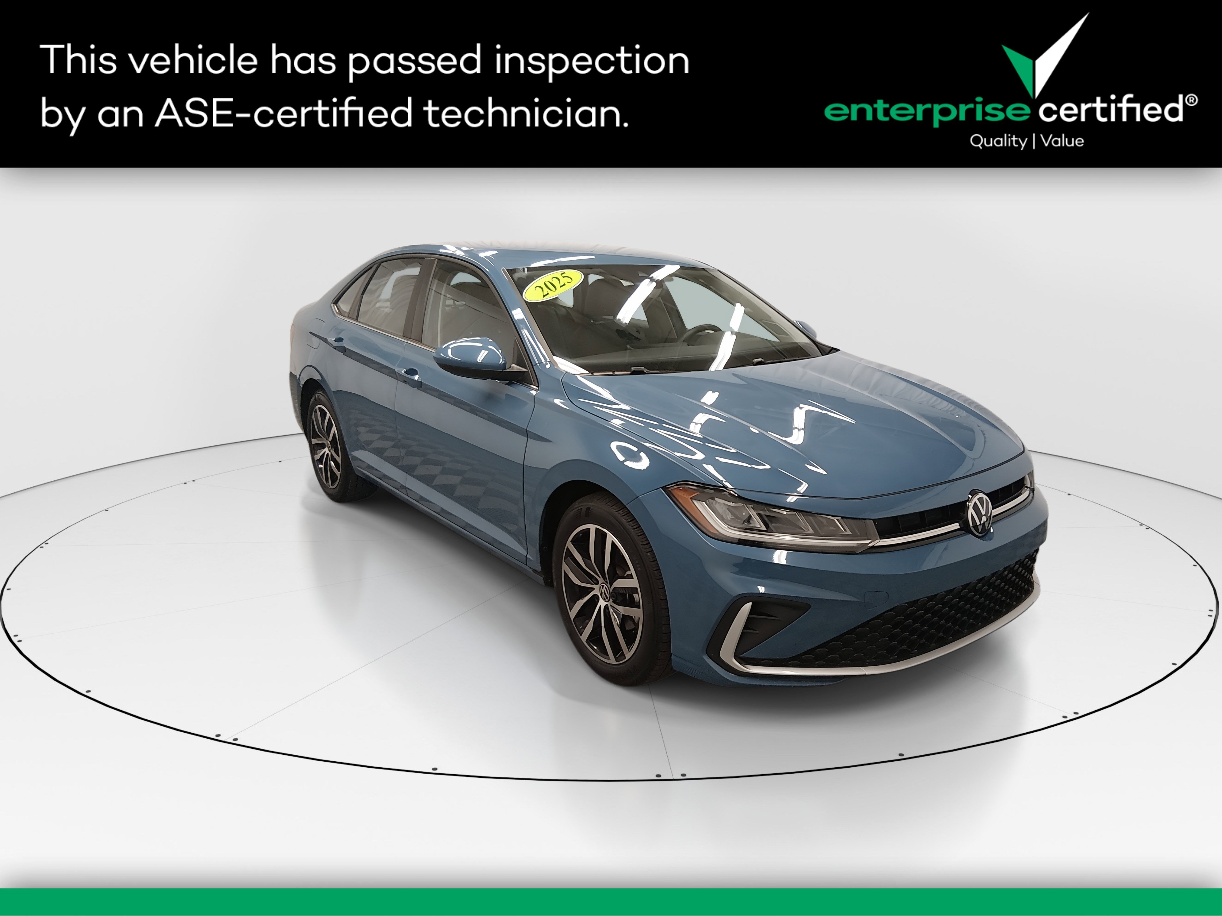 2025 Volkswagen Jetta SE's photo