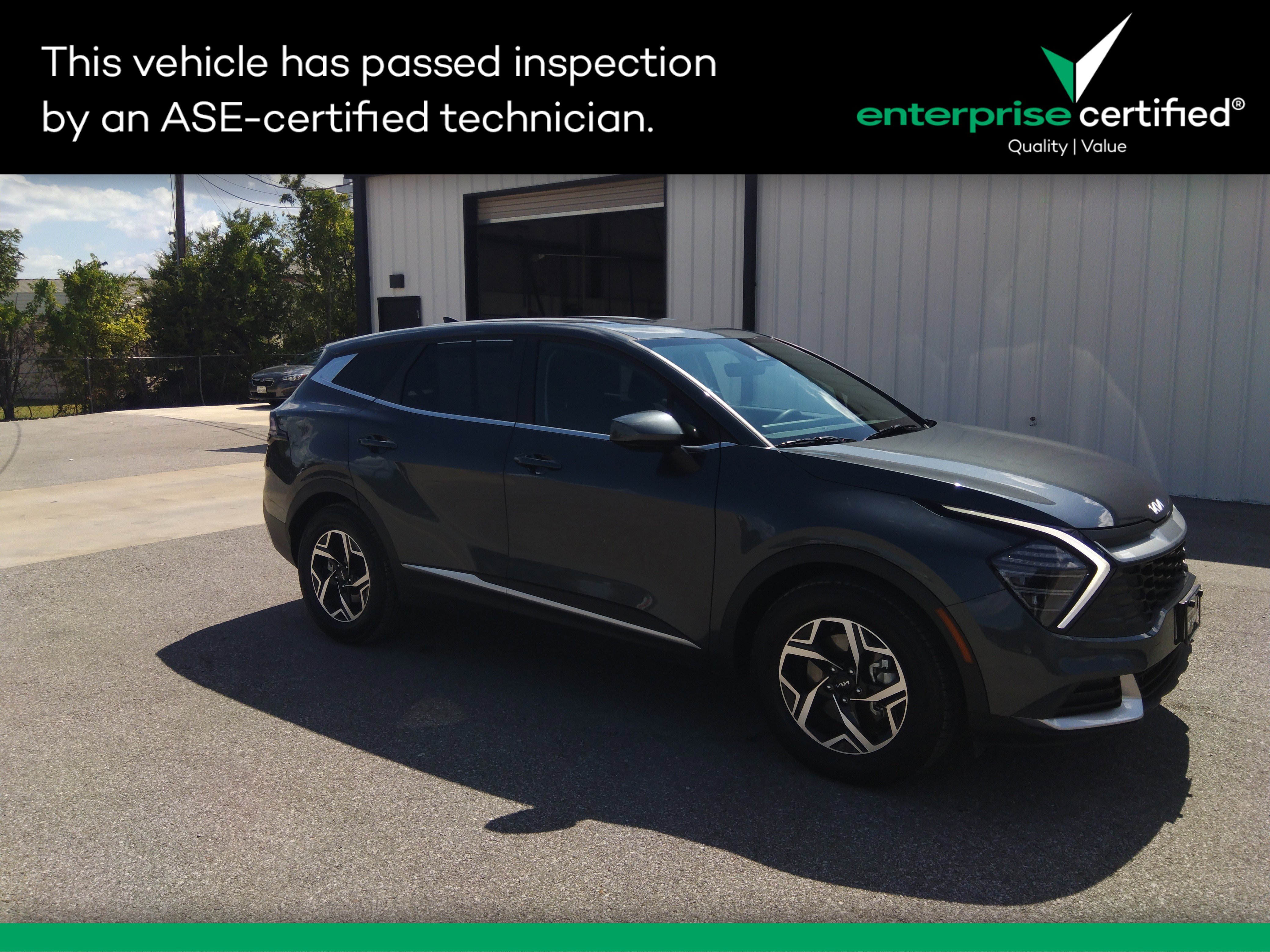 2024 Kia Sportage LX's photo