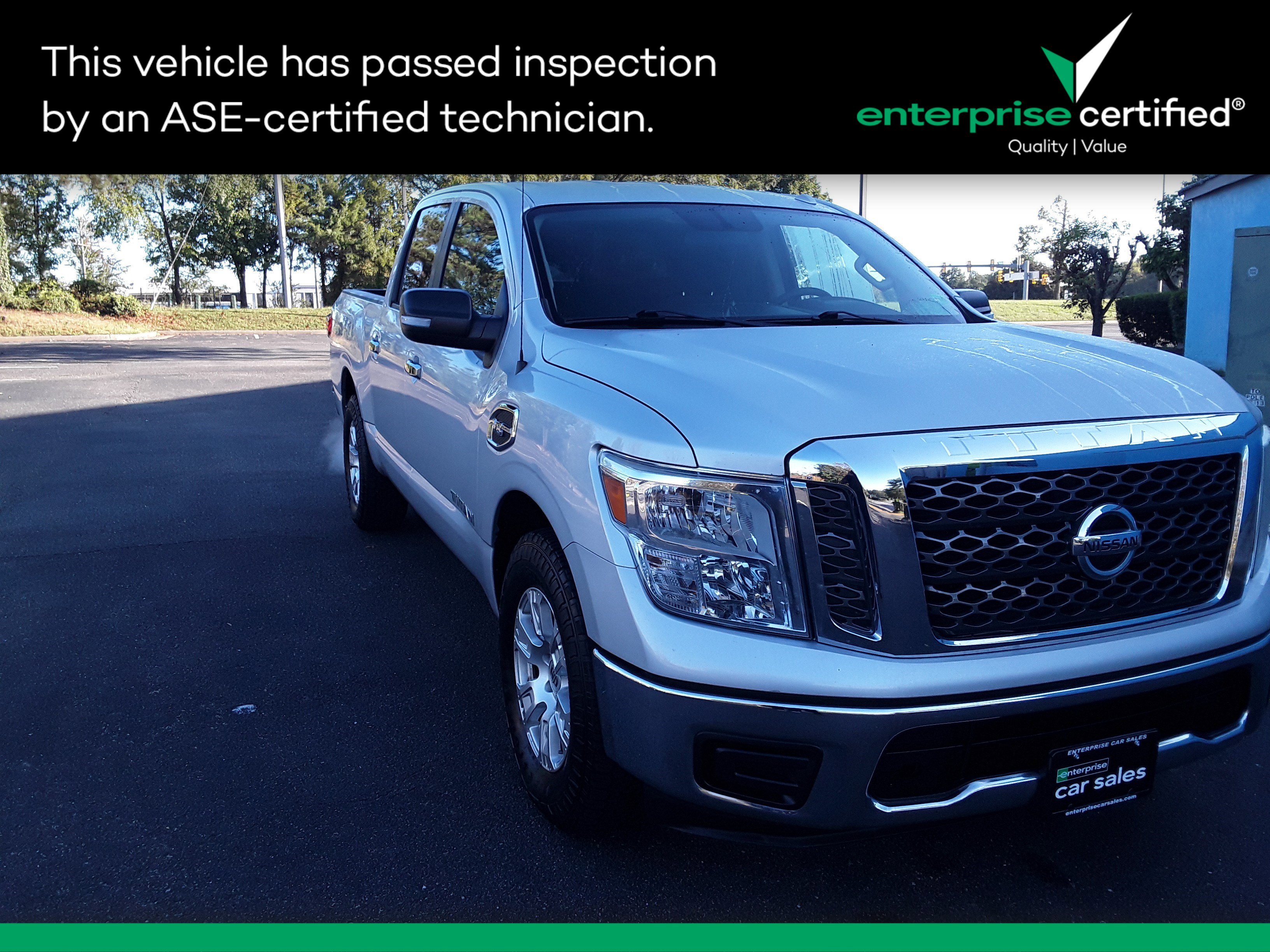 Used 2017 Nissan Titan 4x2 Crew Cab SV