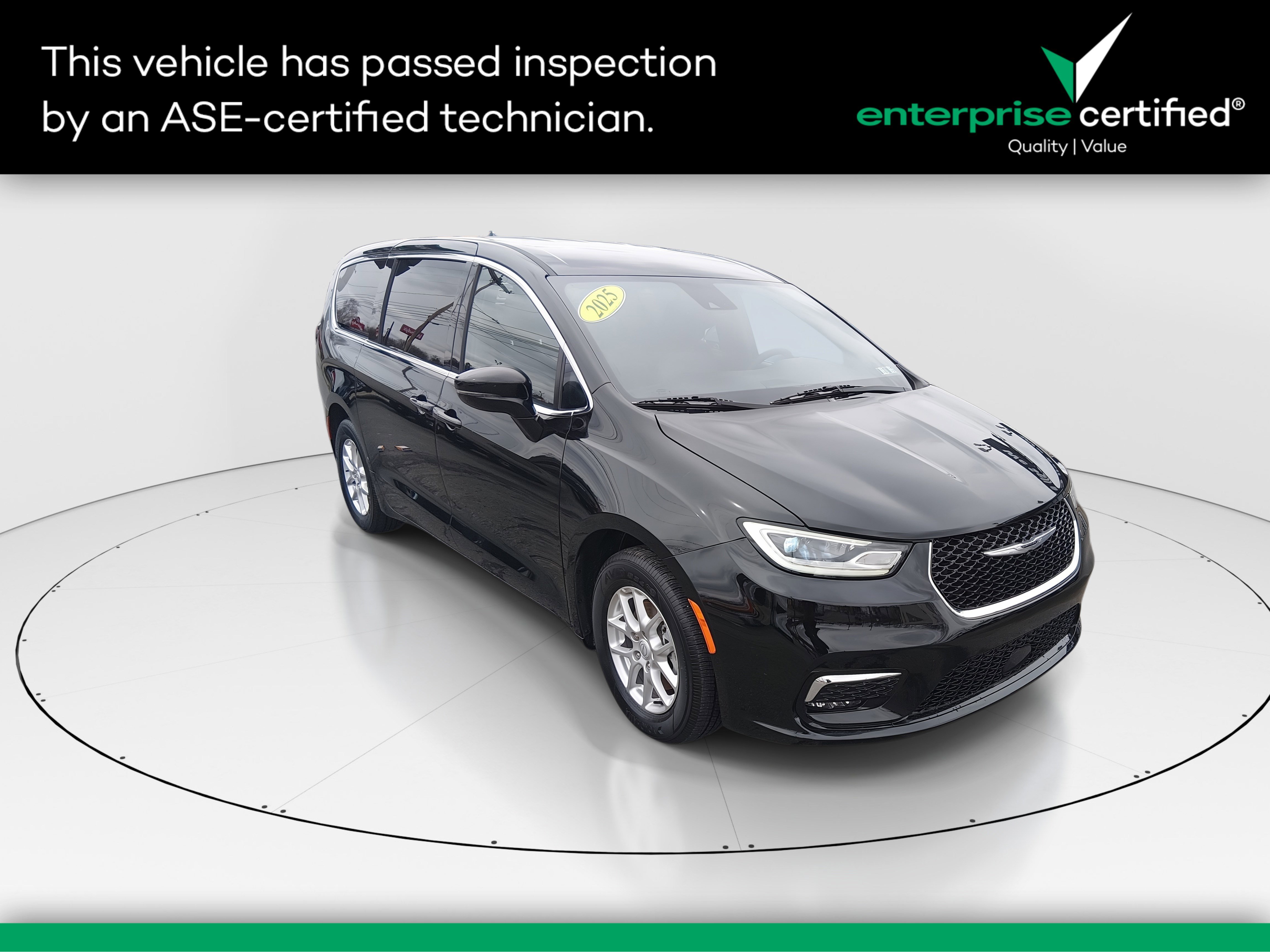 Used 2025 Chrysler Pacifica Select FWD