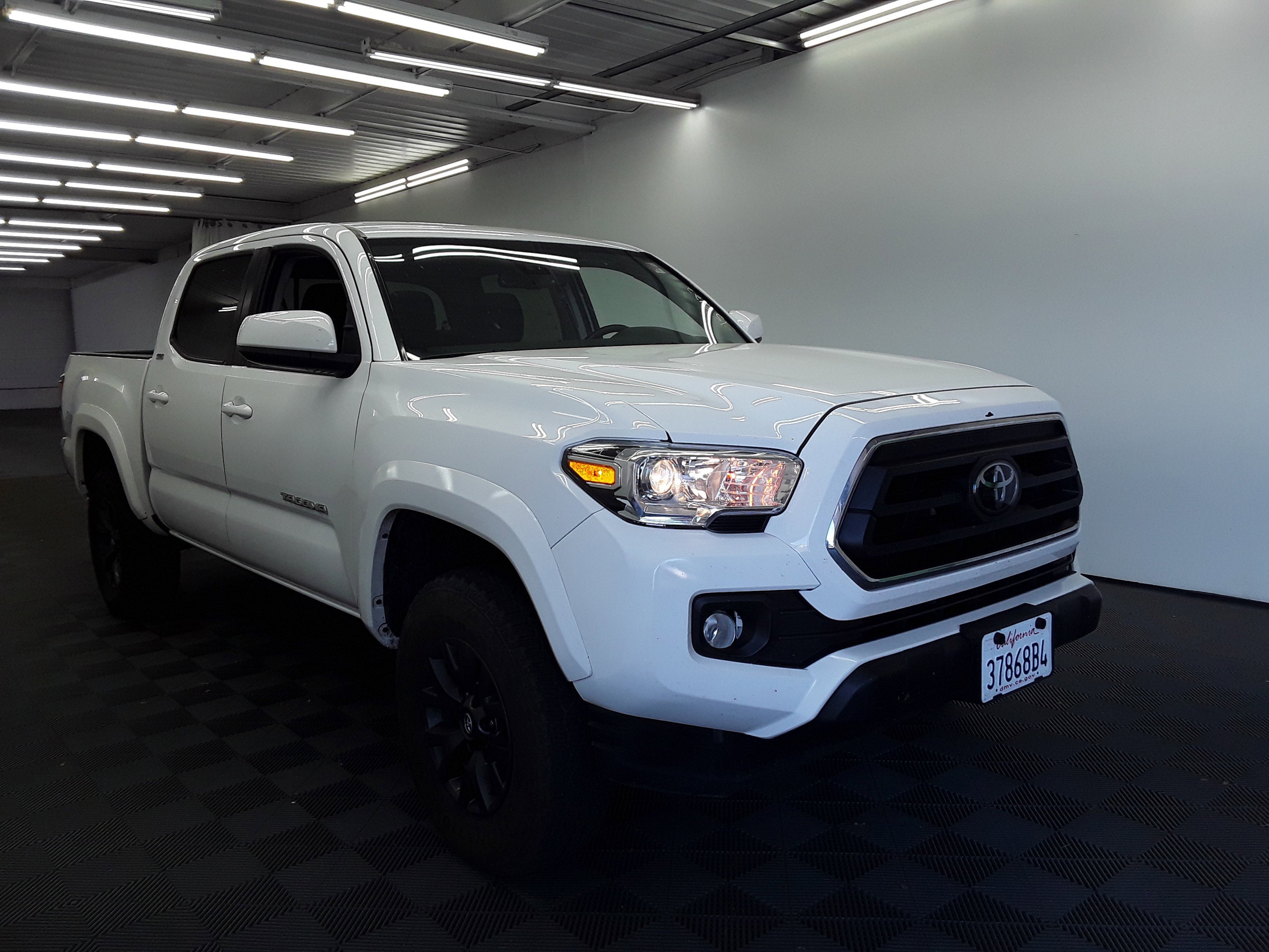 2022 Toyota Tacoma 4WD SR5 Double Cab 5' Bed V6 AT
