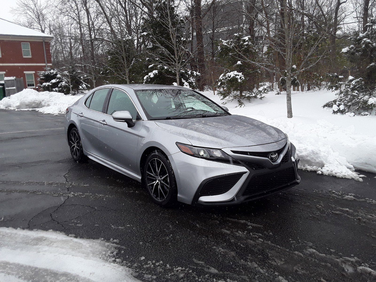 2022 Toyota Camry SE Auto