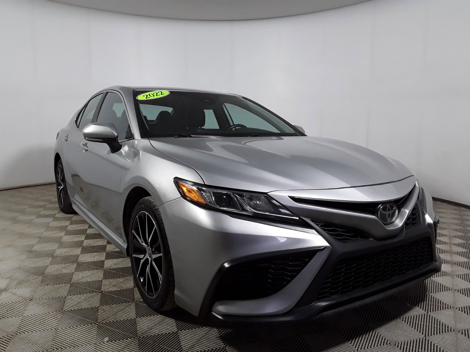 2022 Toyota Camry SE Auto