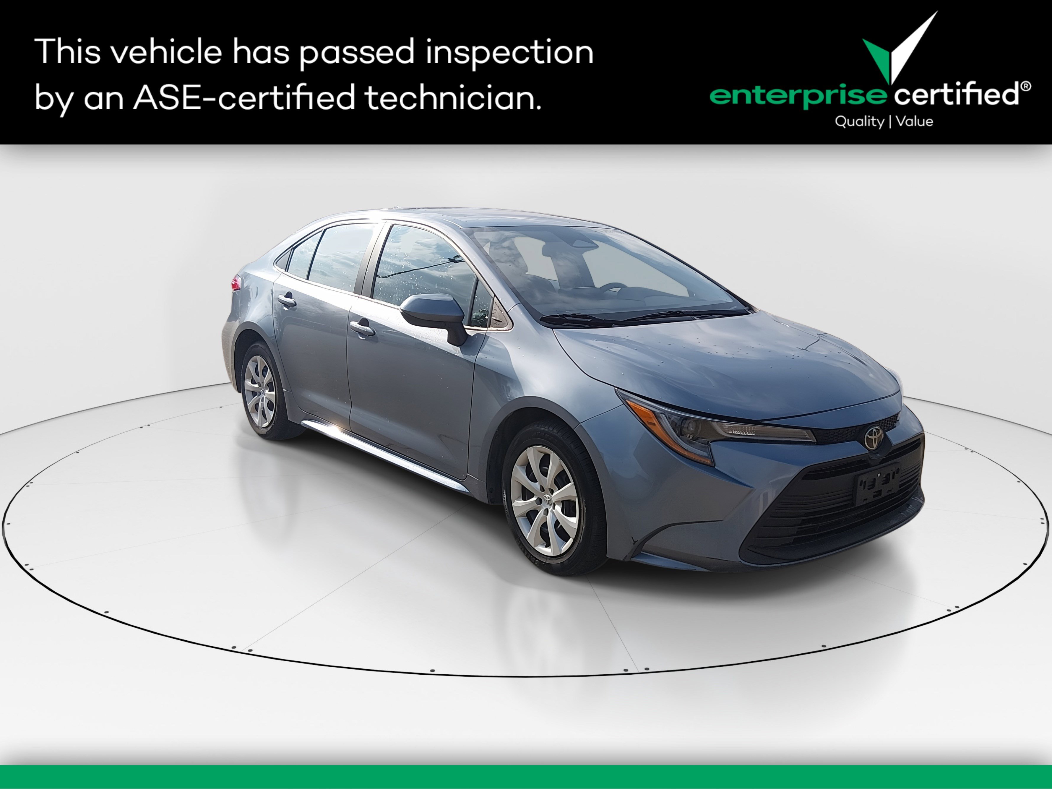 2024 Toyota Corolla LE's photo