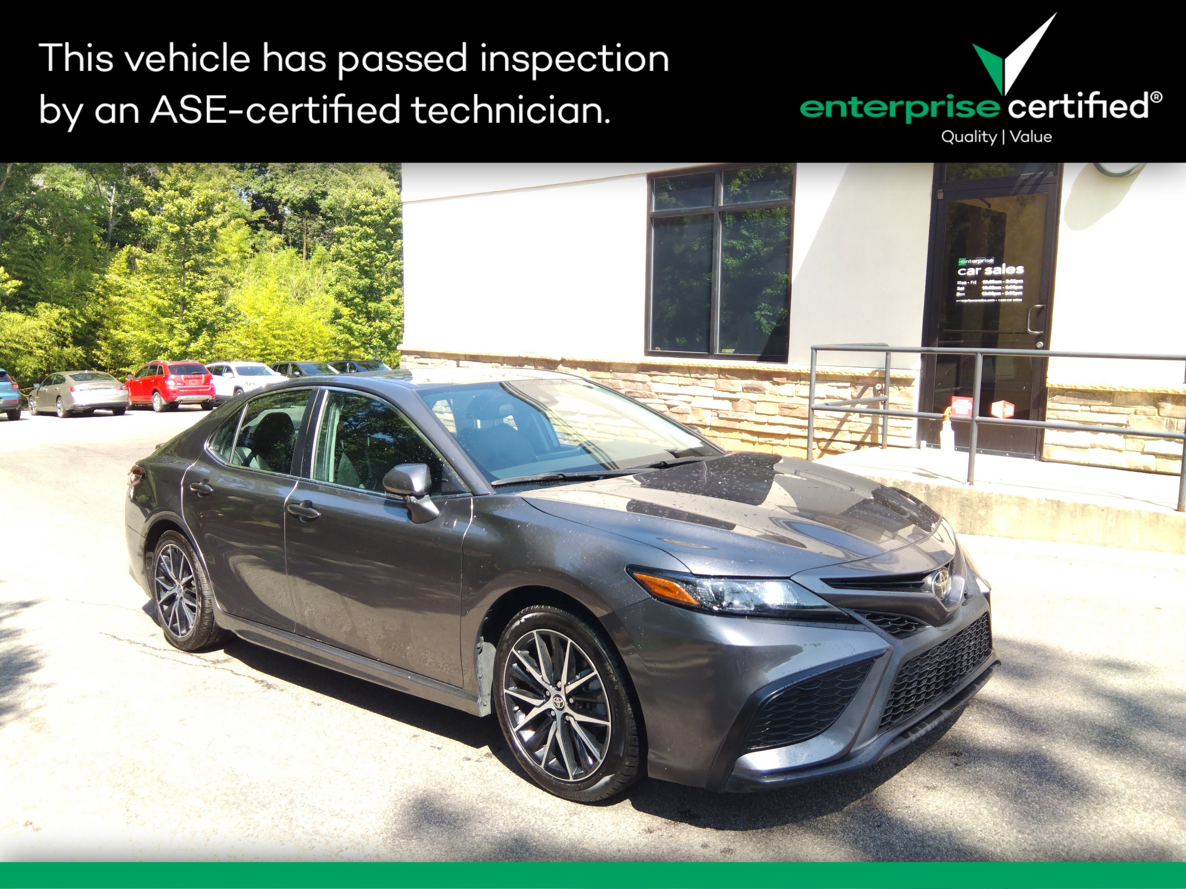 2022 Toyota Camry SE Auto