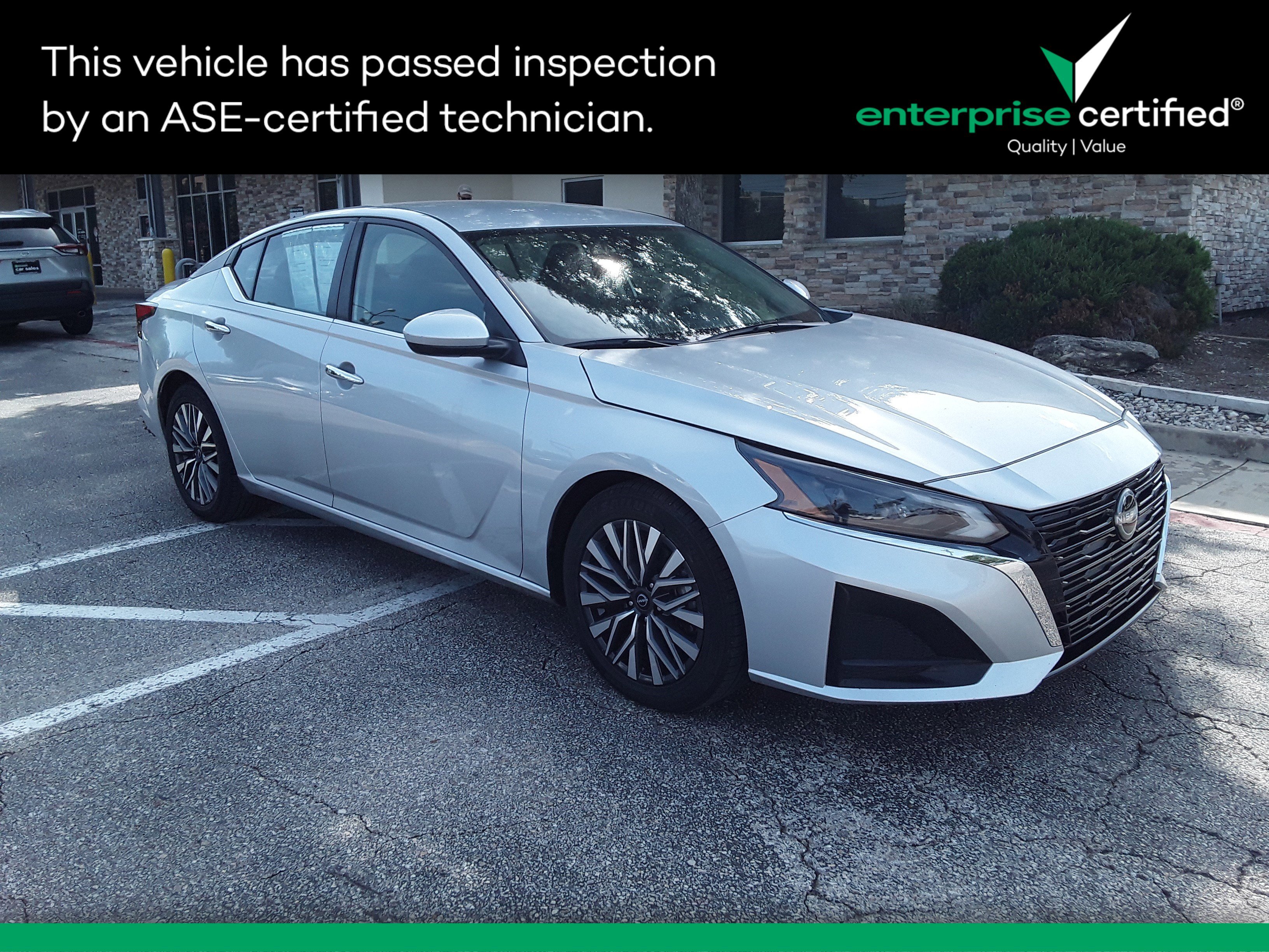 Used 2023 Nissan Altima 2.5 SV Sedan