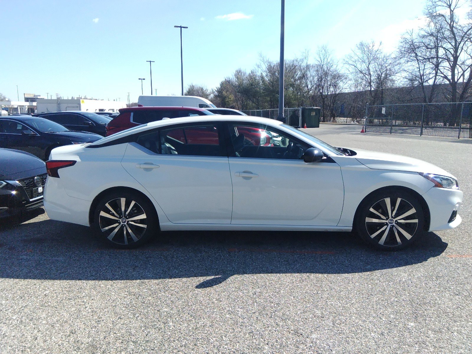 2022 Nissan Altima 2.5 SR Sedan