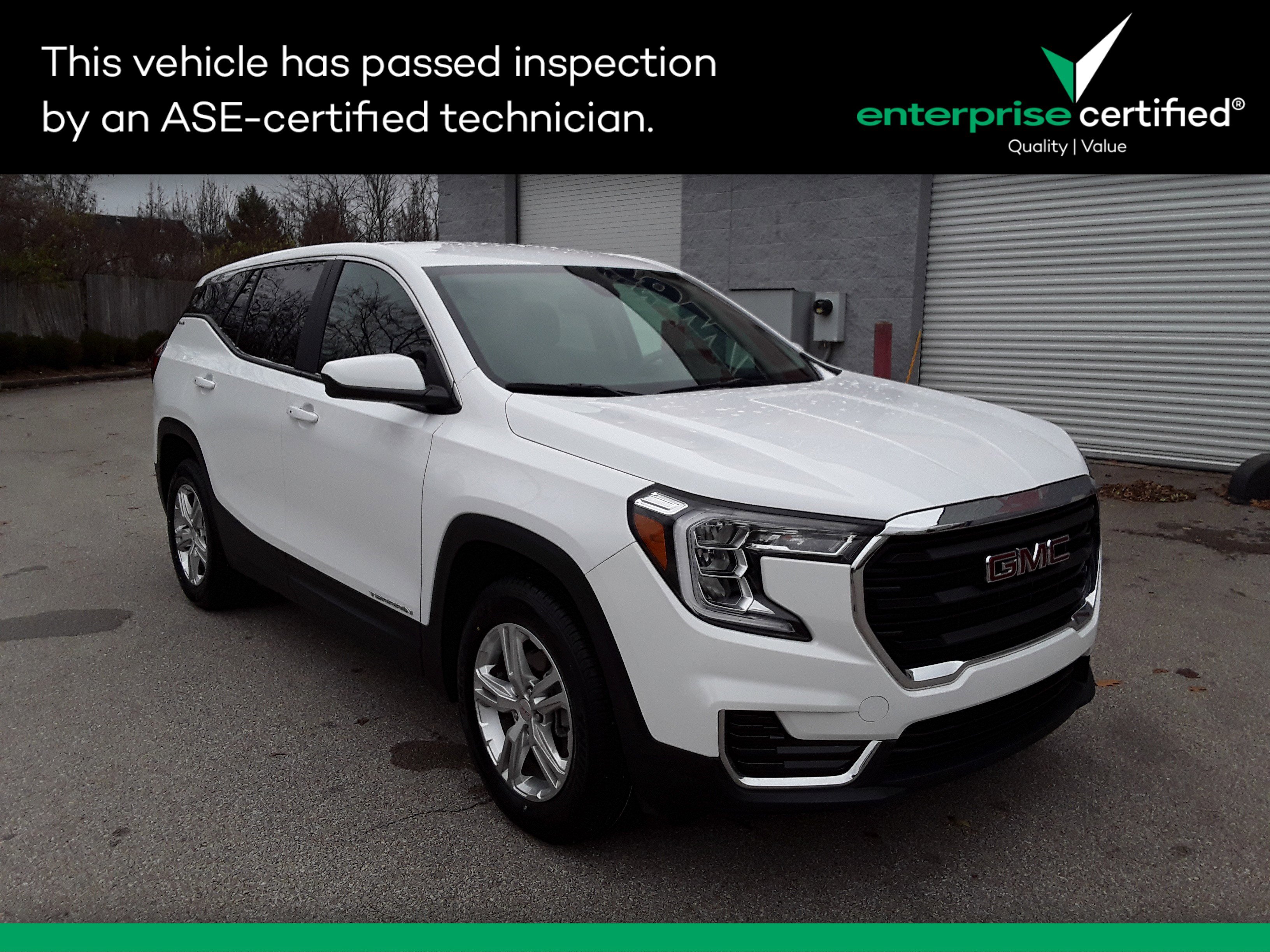 2024 GMC Terrain SLE's photo