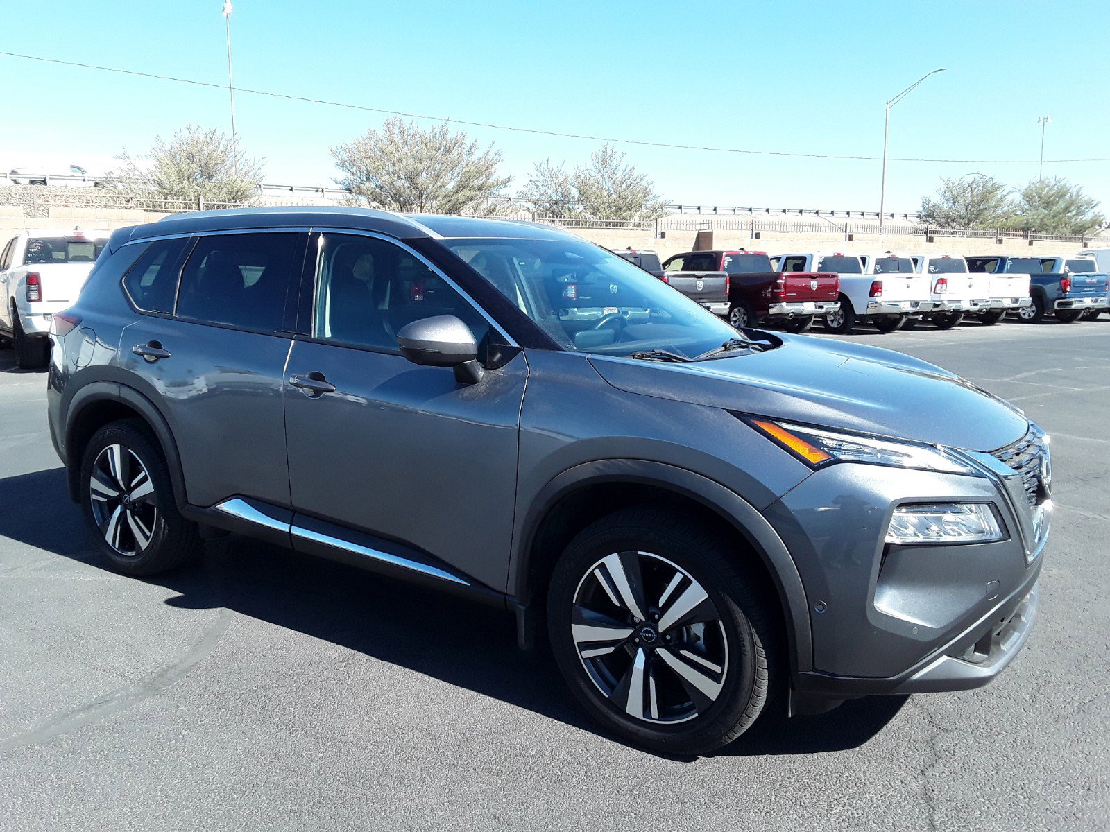 2023 Nissan Rogue FWD SL