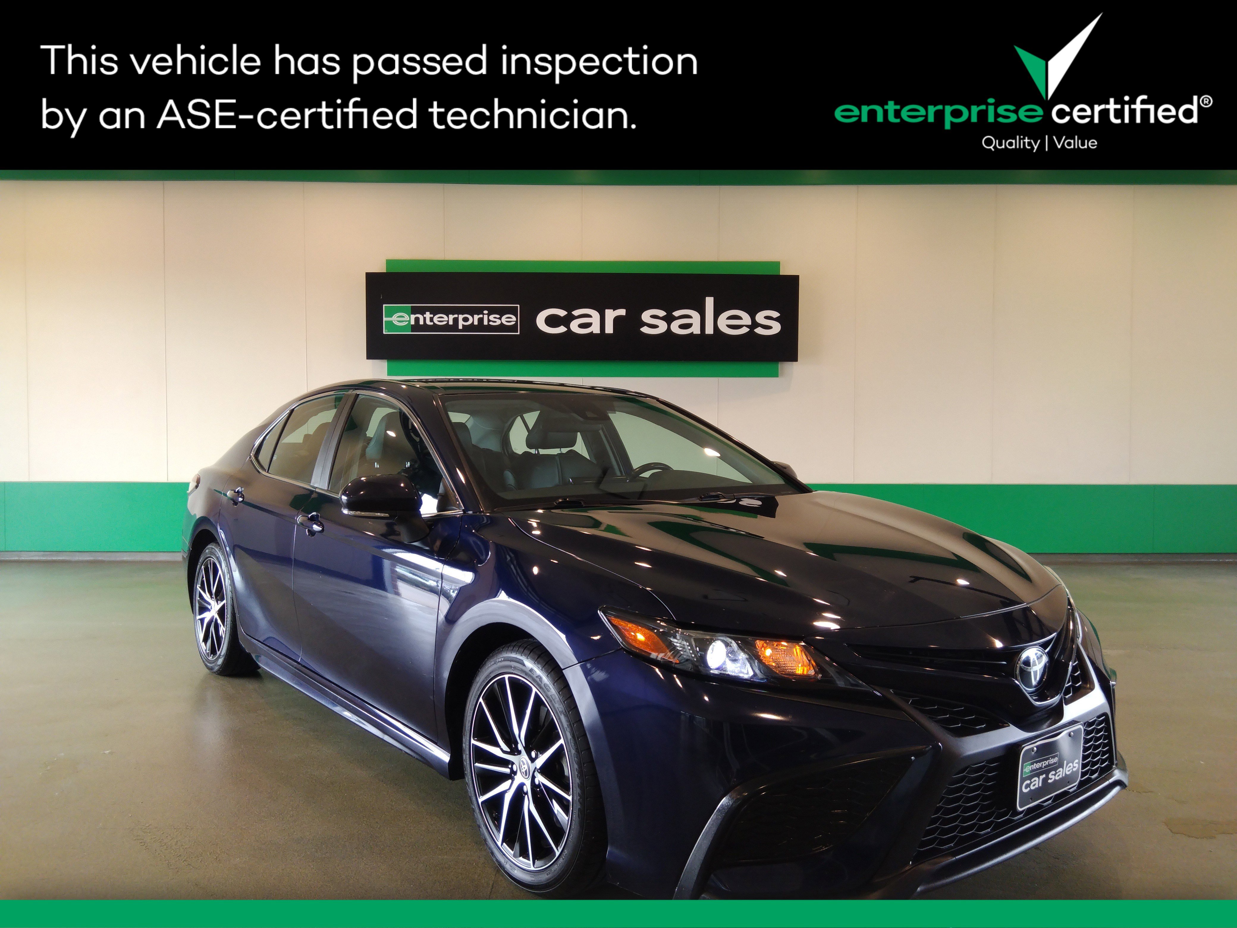 2022 Toyota Camry SE Auto