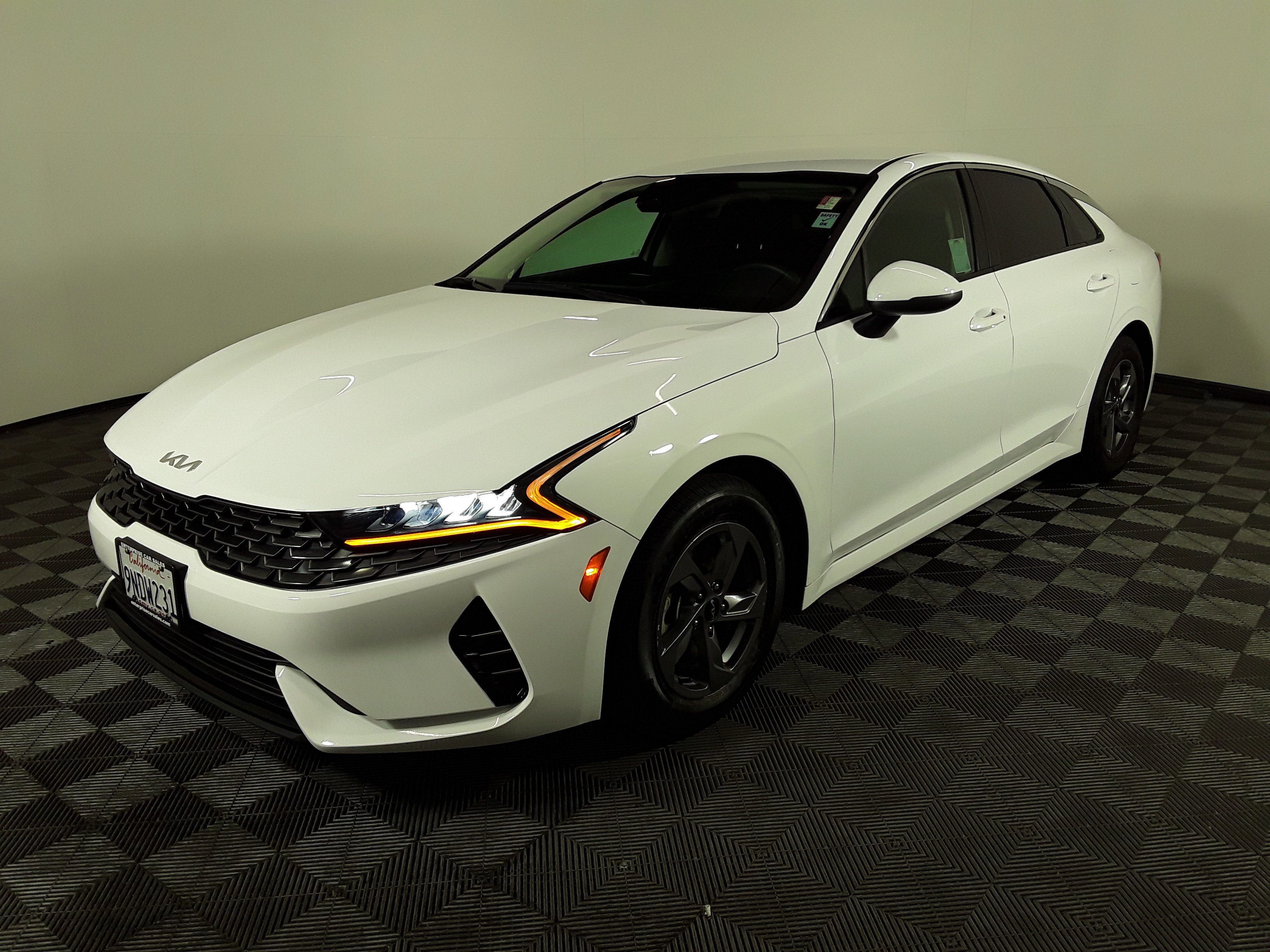 2023 Kia K5 LXS Auto FWD