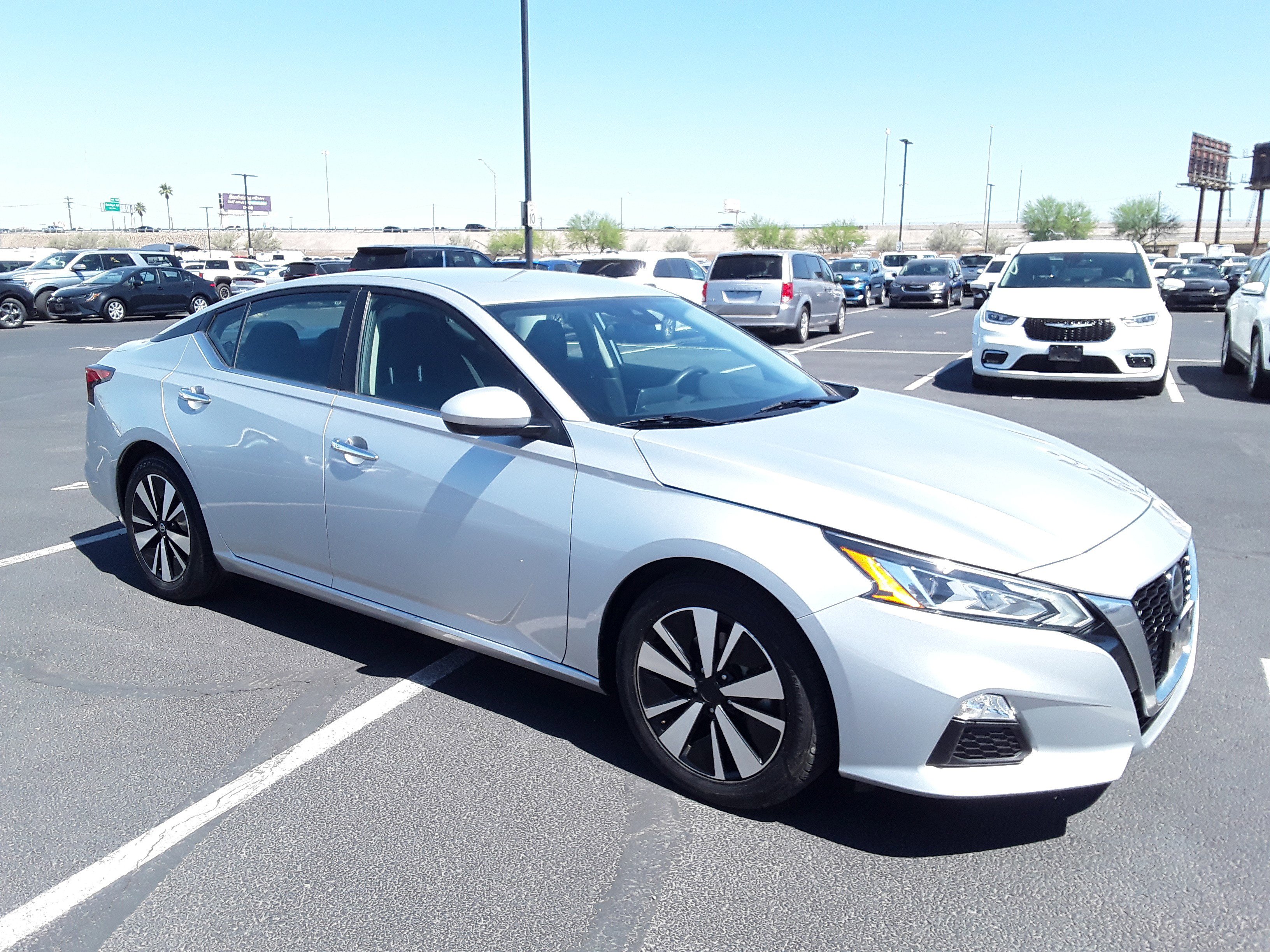 2022 Nissan Altima 2.5 SV Sedan