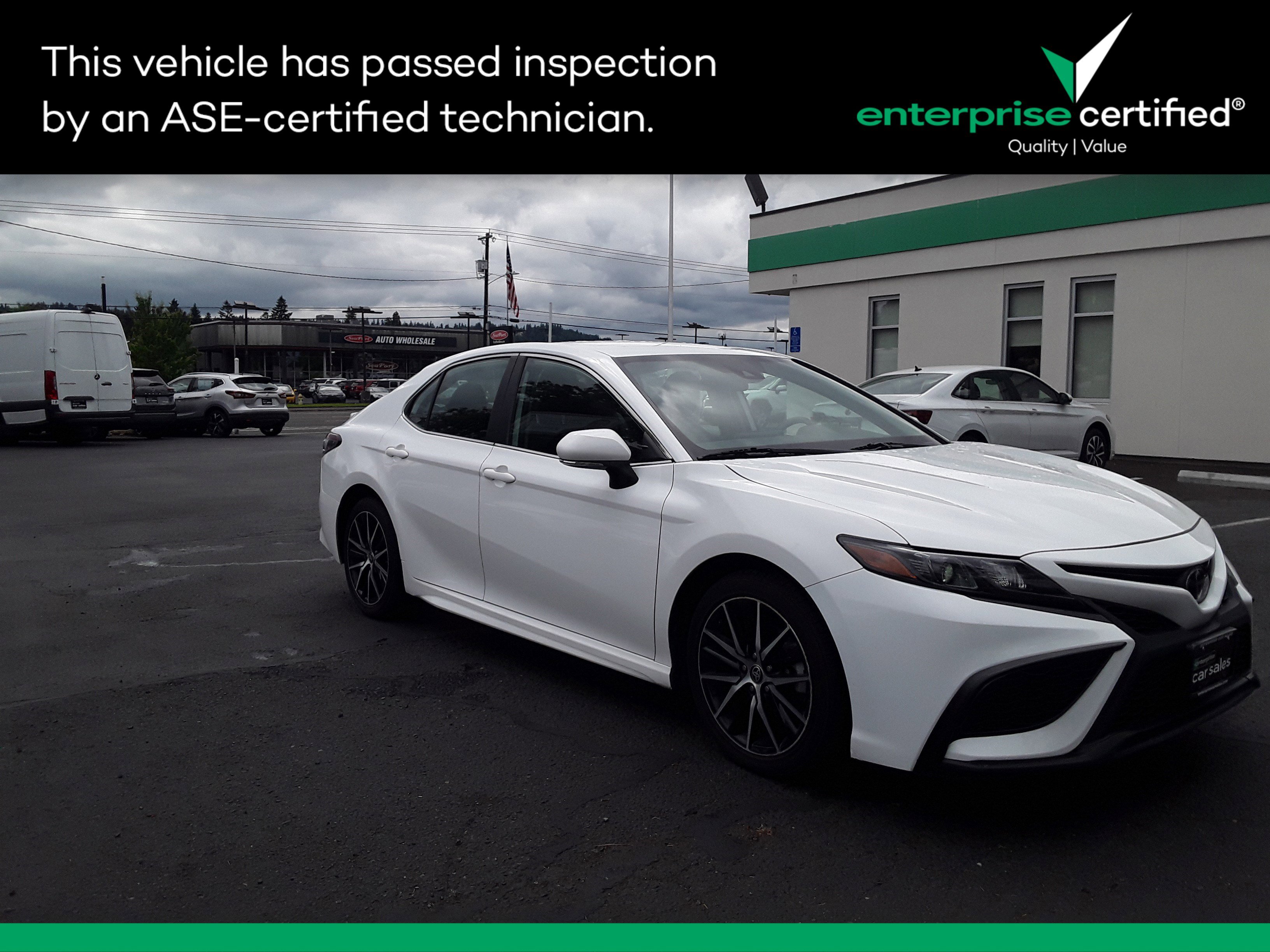 2022 Toyota Camry SE Auto