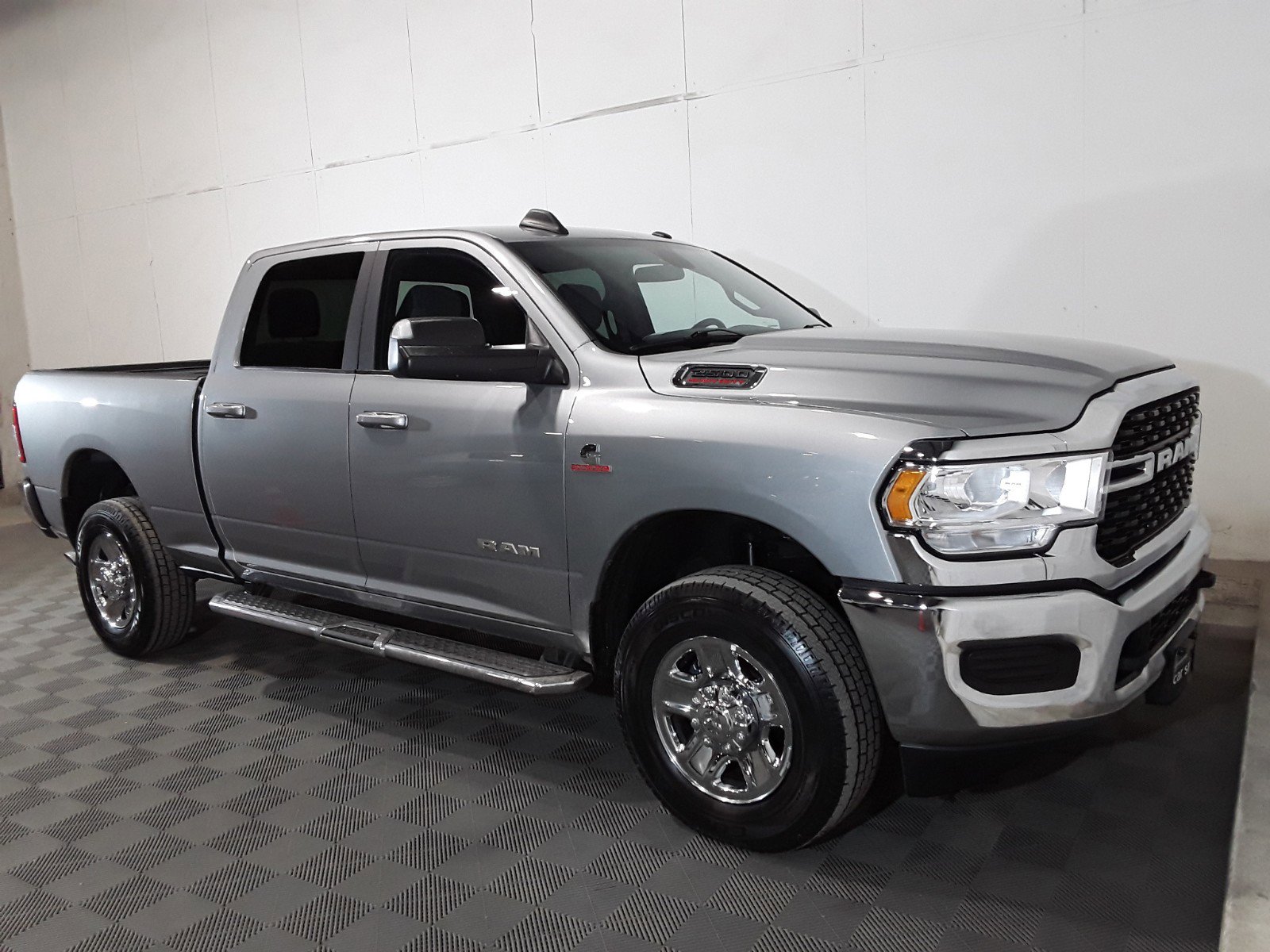 2022 Ram 2500 Big Horn 4x4 Crew Cab 6'4