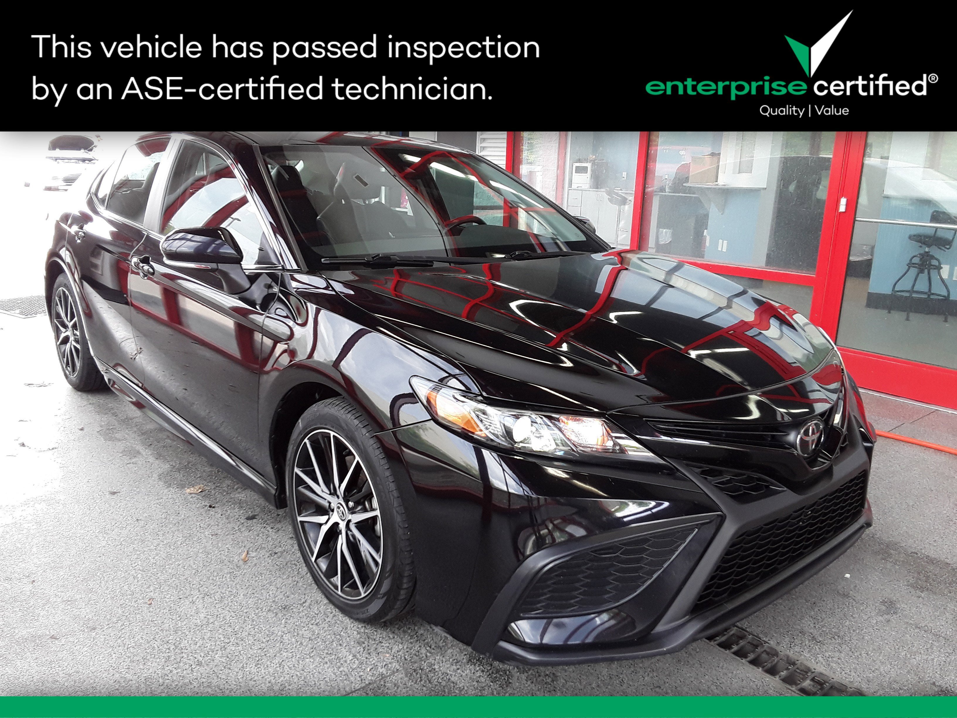 2022 Toyota Camry SE Auto