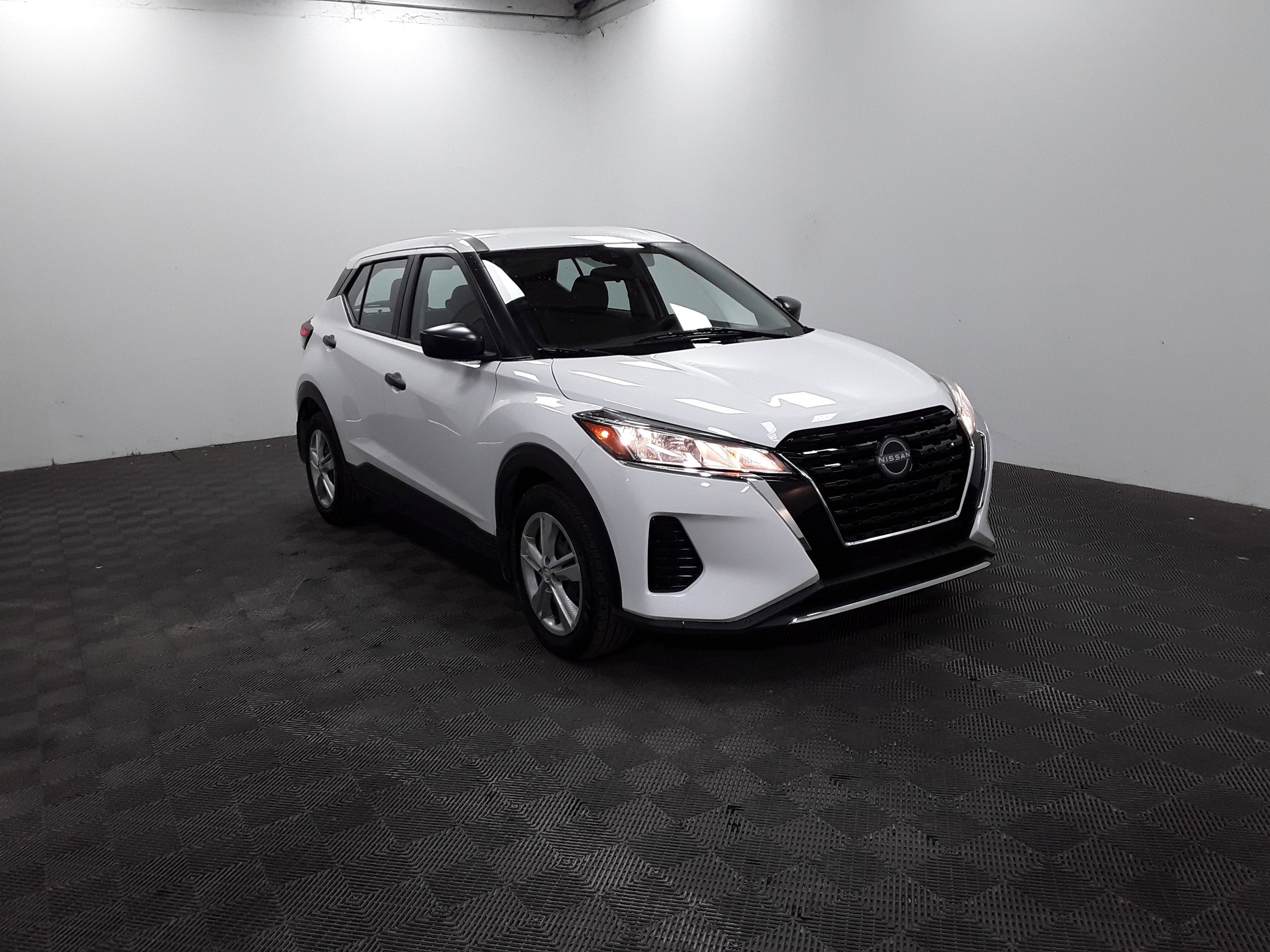 Used 2023 Nissan Kicks S FWD