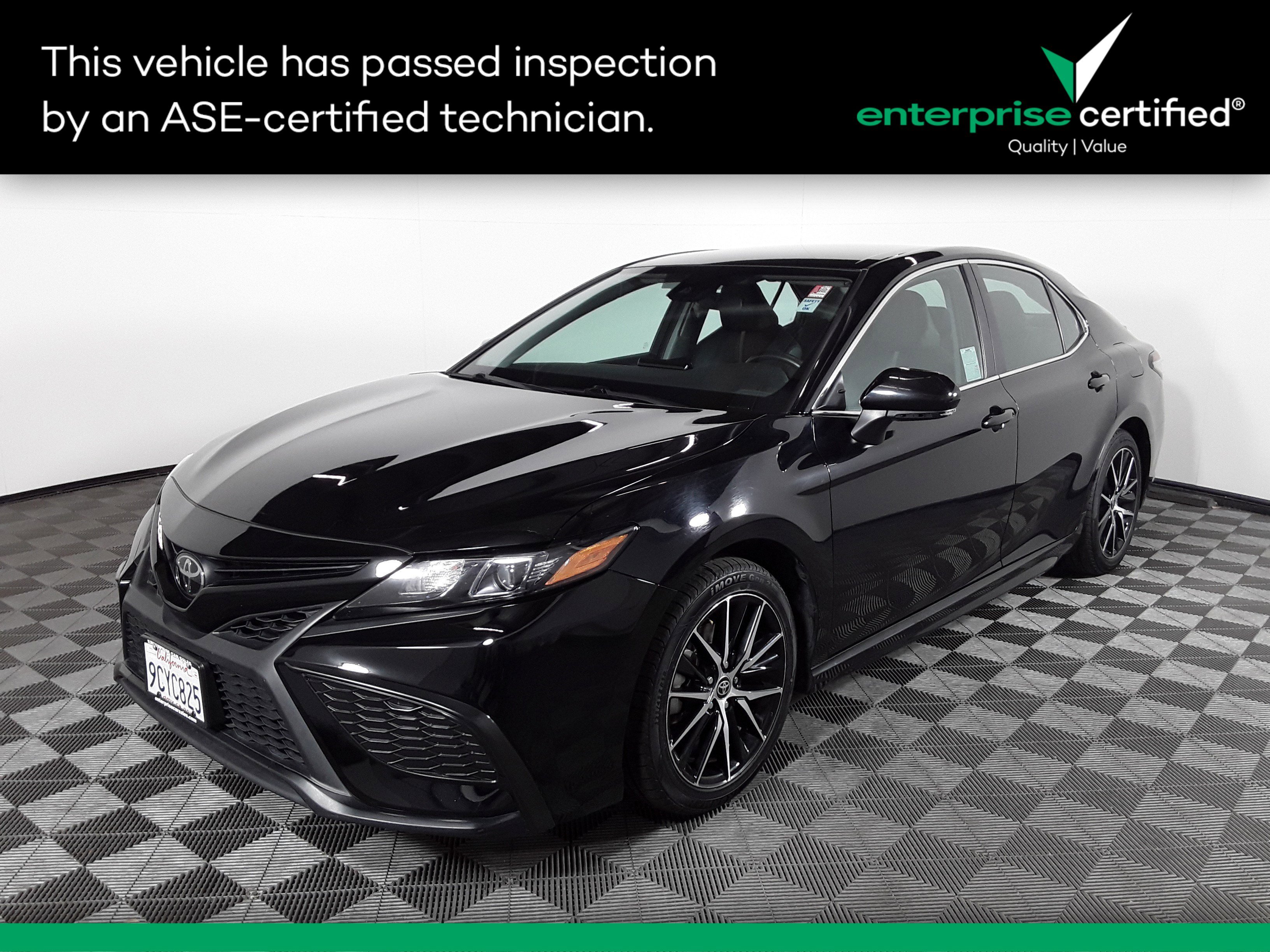 2023 Toyota Camry SE Auto