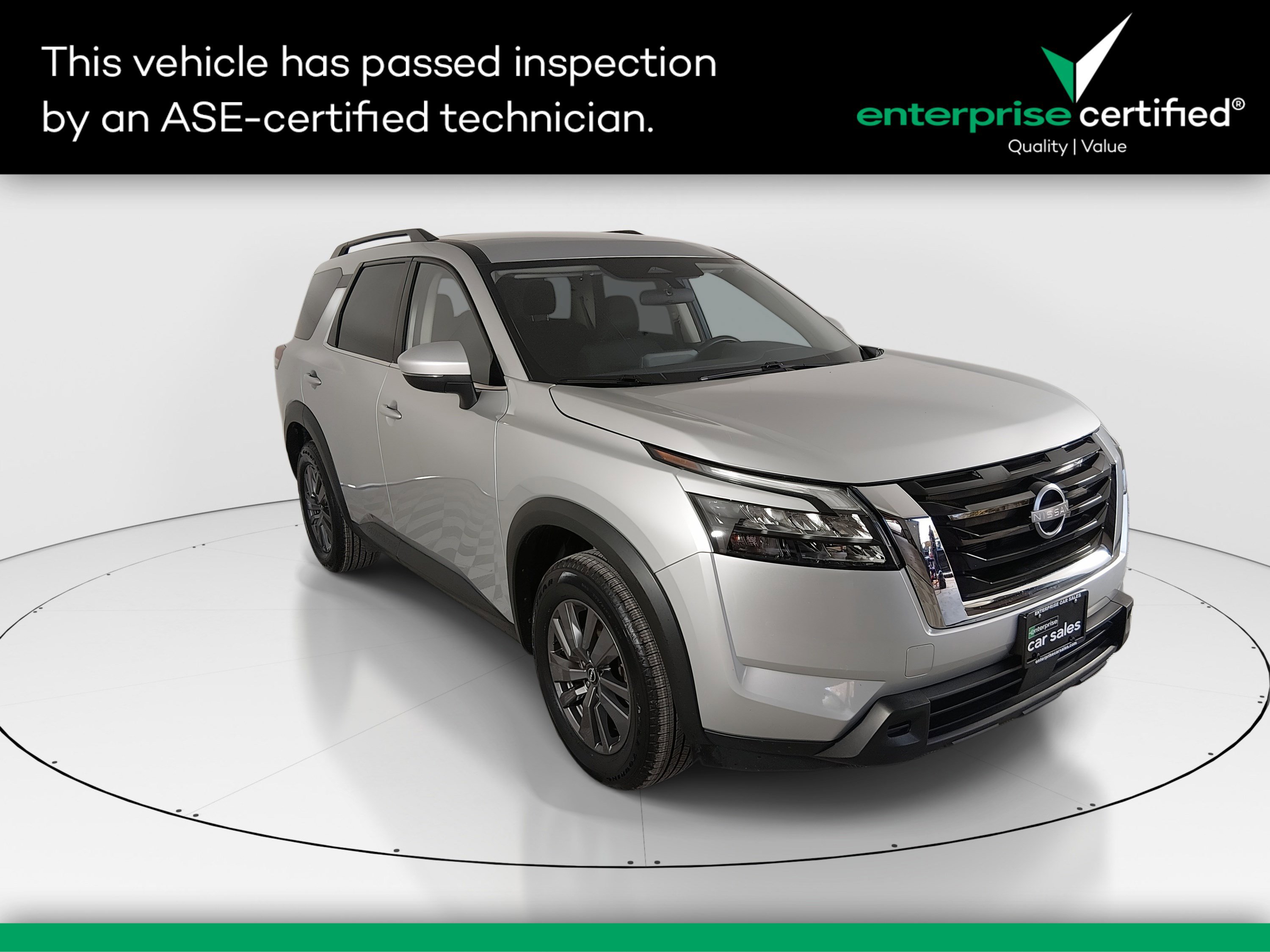 2024 Nissan Pathfinder SV's photo