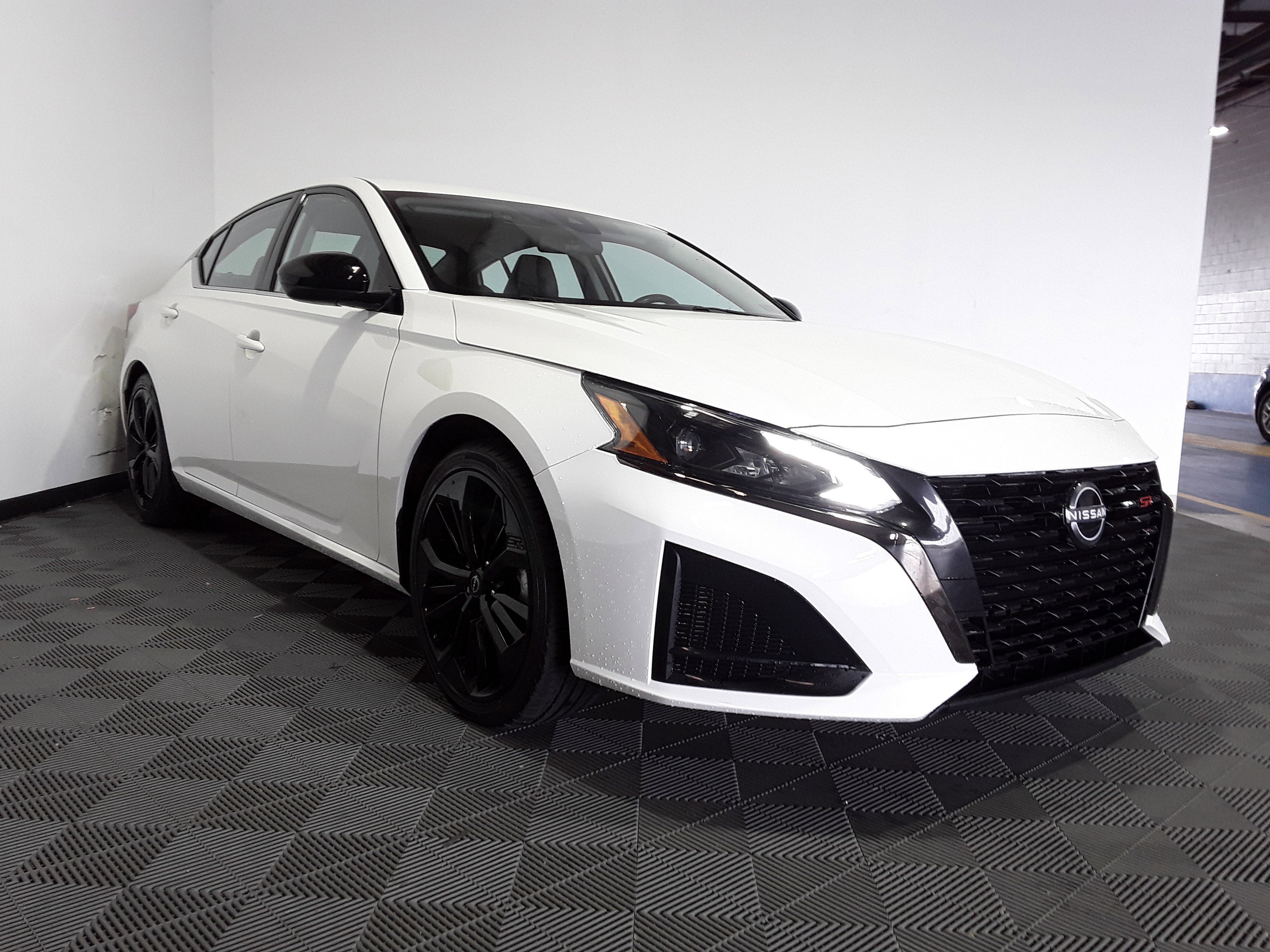 2023 Nissan Altima 2.5 SR Sedan