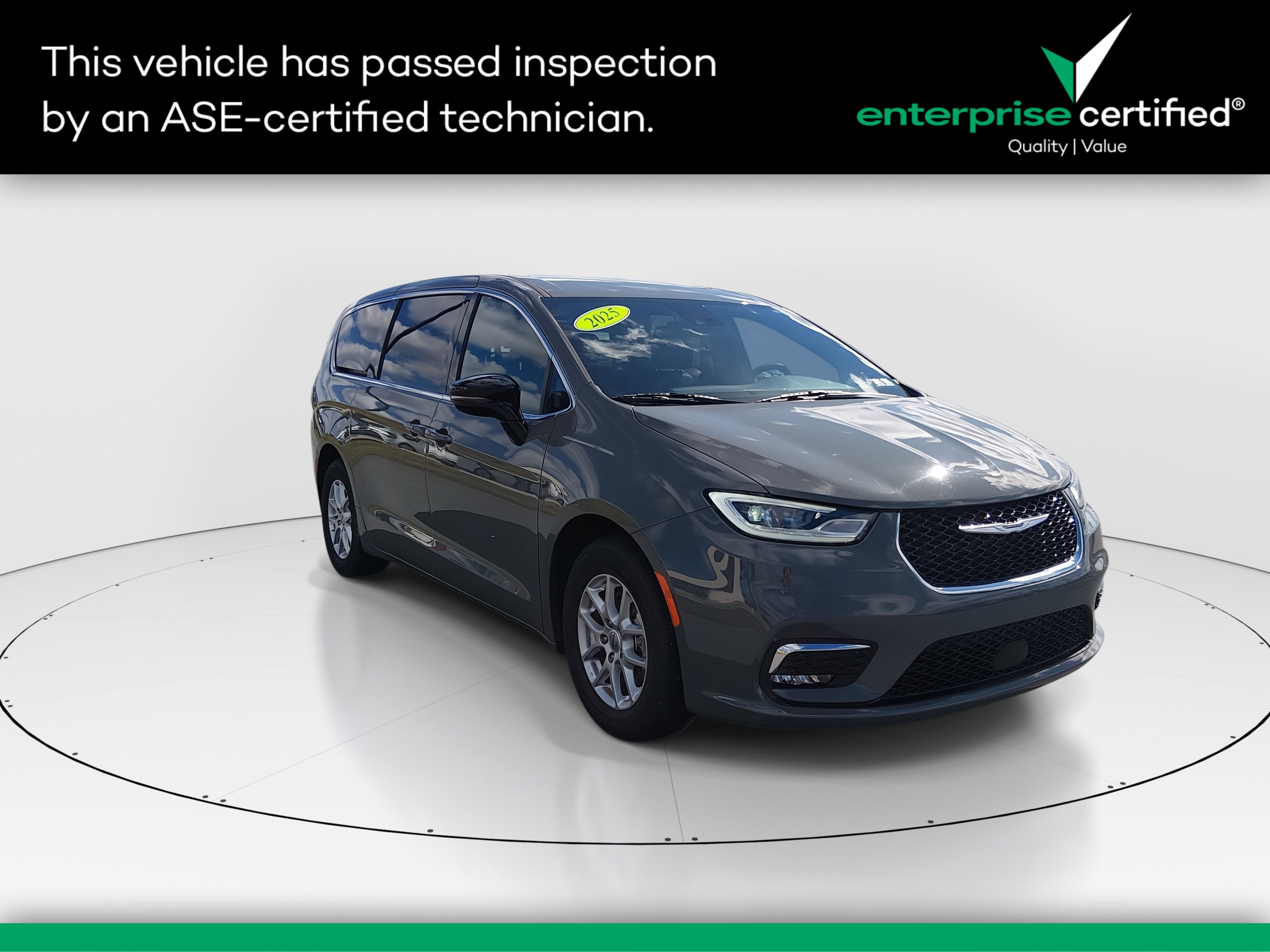 Used 2025 Chrysler Pacifica Select FWD