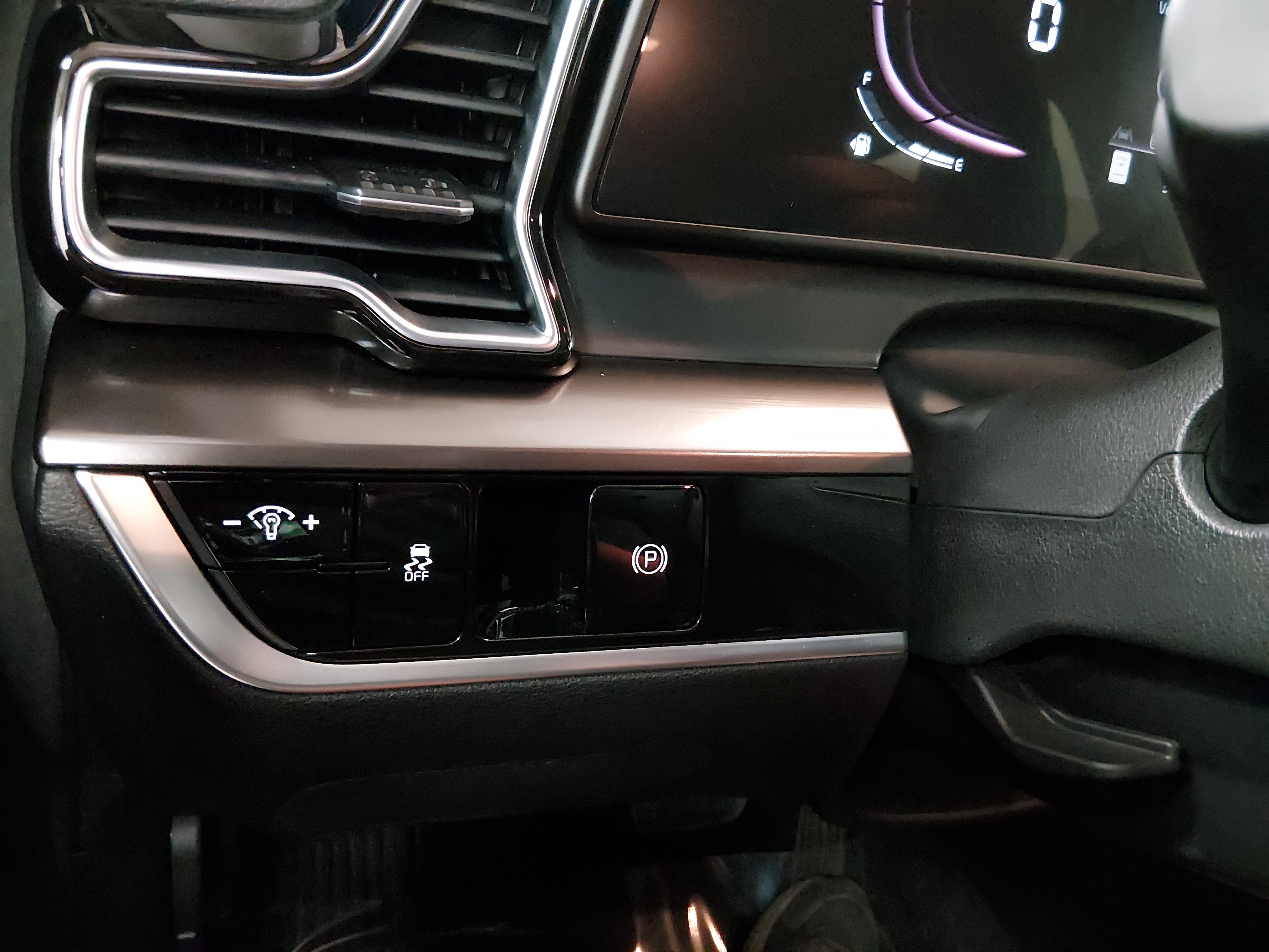 2024 Kia Sportage EX - Photo 13