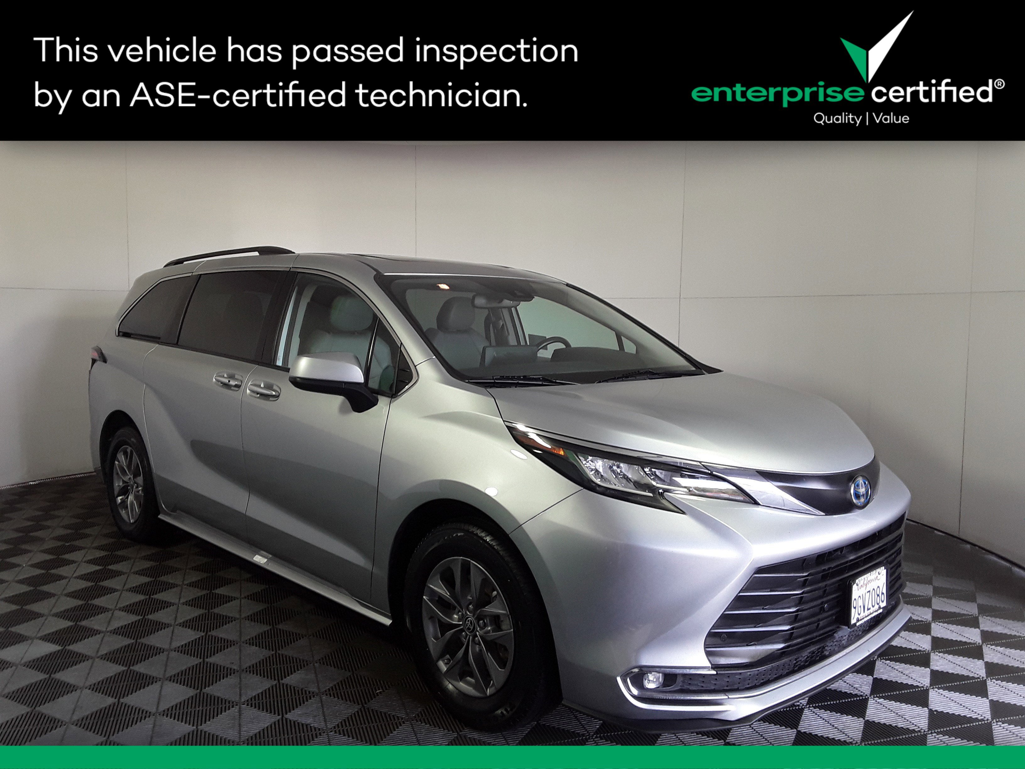 Used 2023 Toyota Sienna 