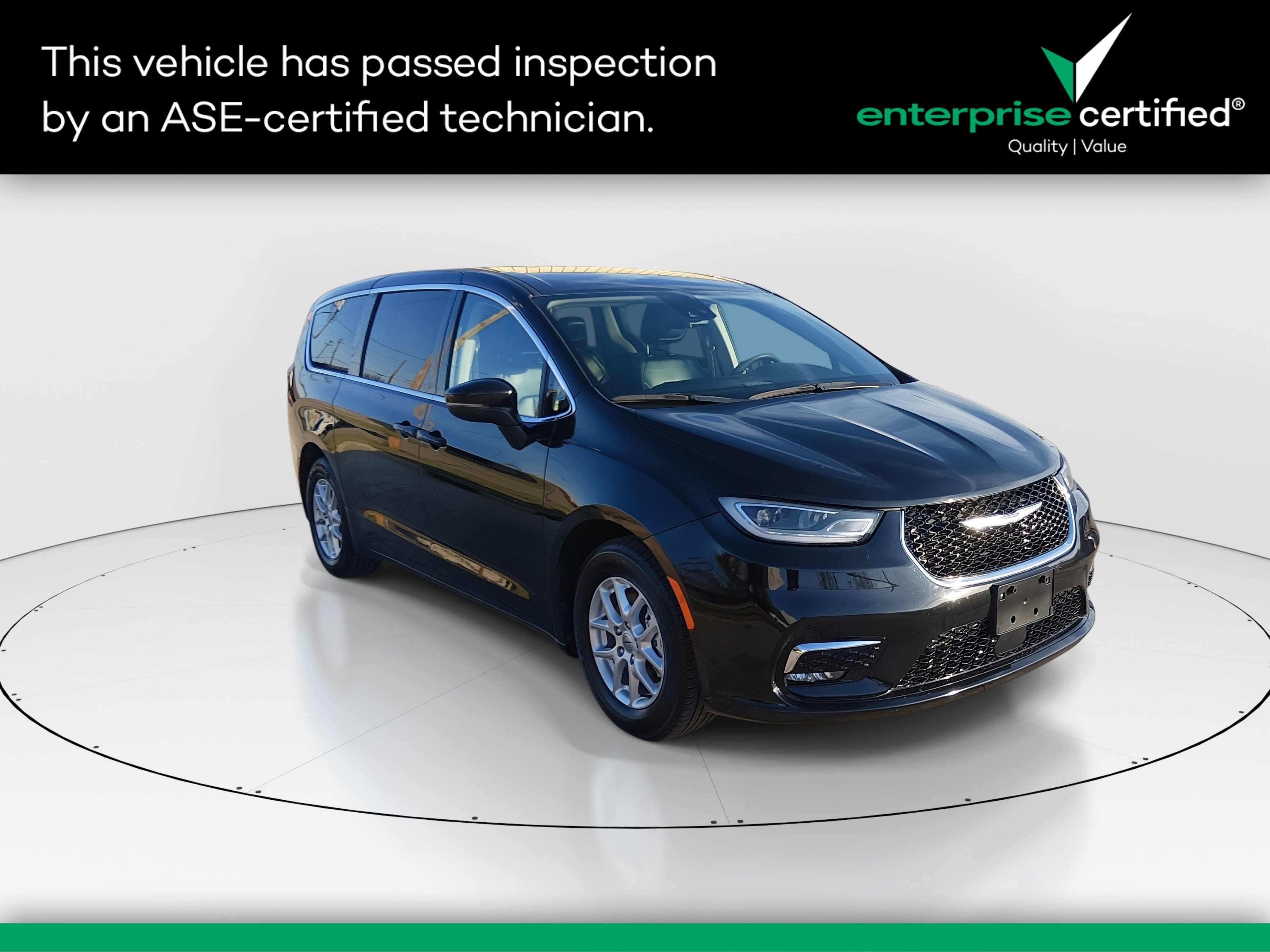 2023 Chrysler Pacifica Touring L's photo