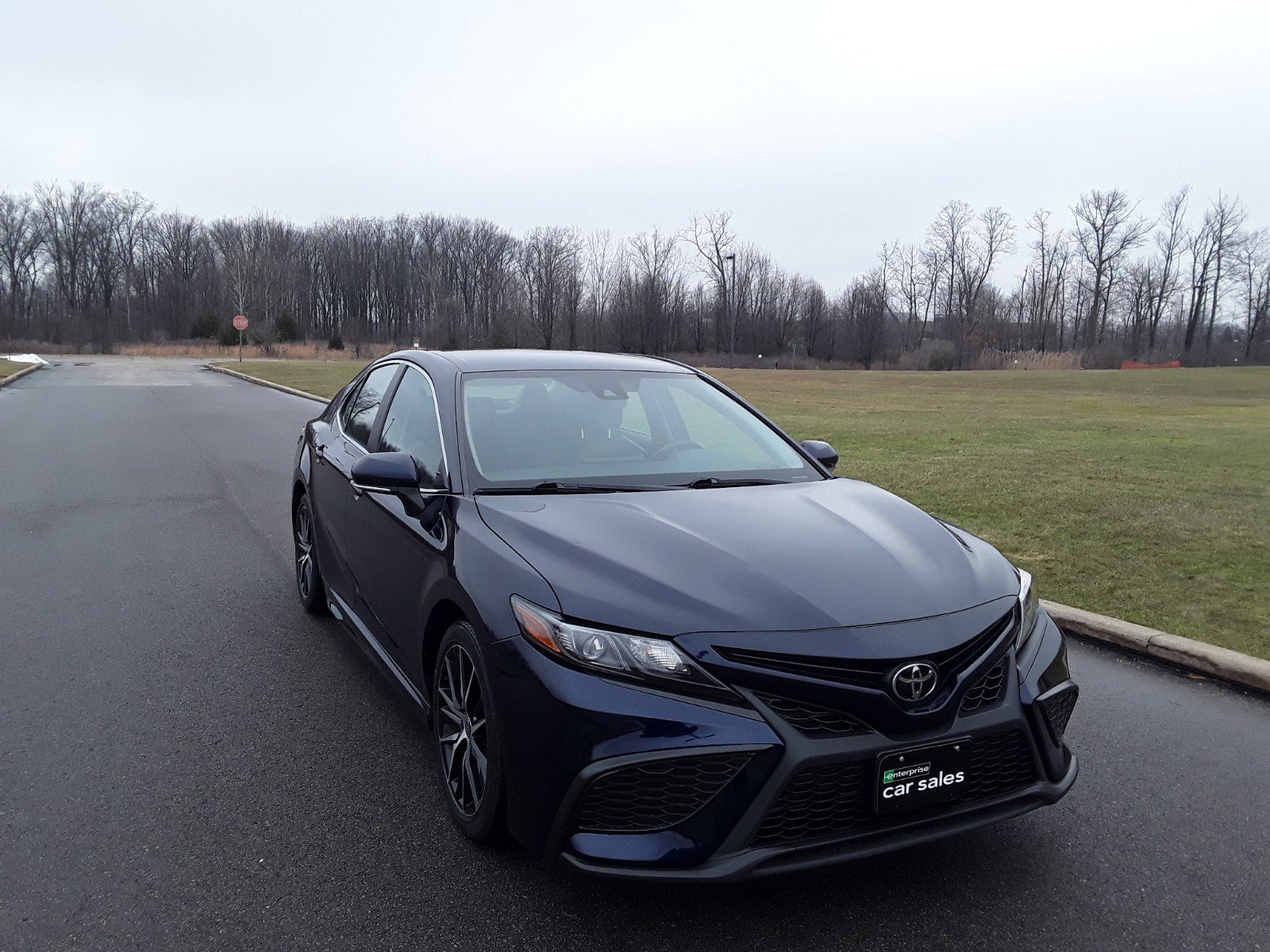 2022 Toyota Camry SE Auto