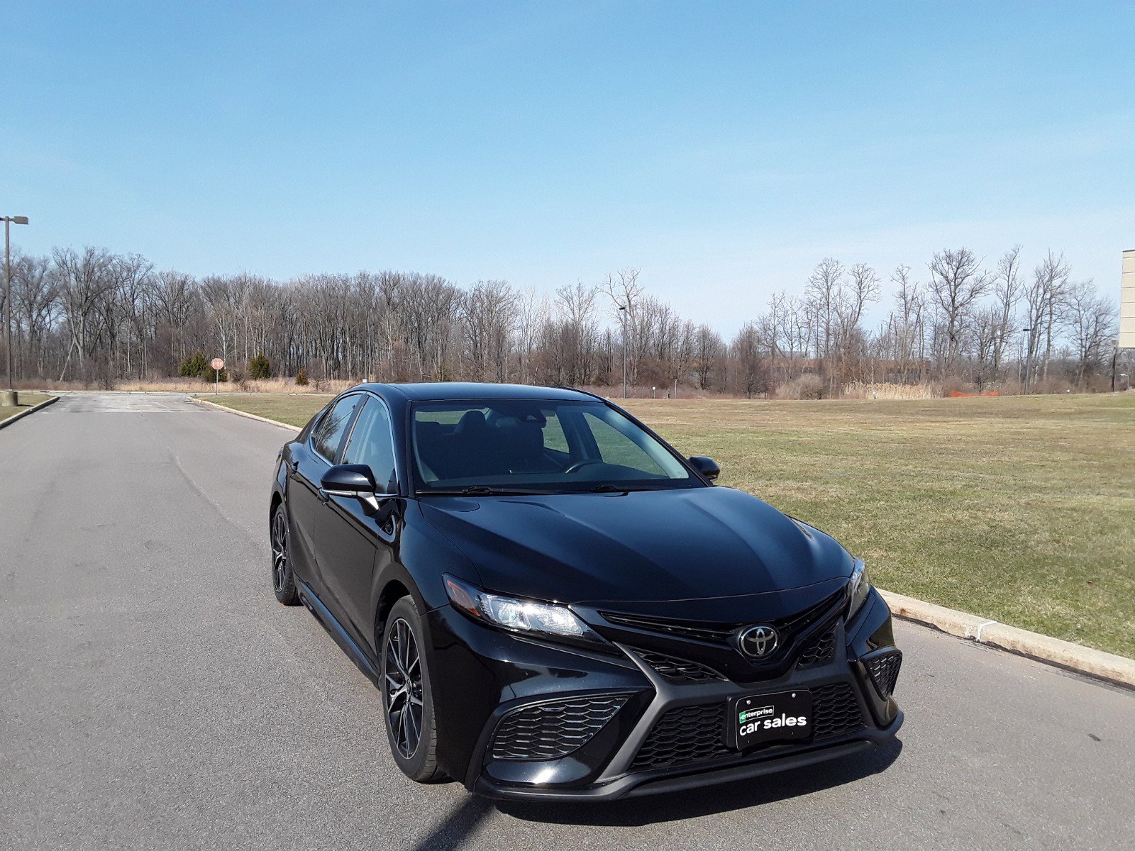 2022 Toyota Camry SE Auto