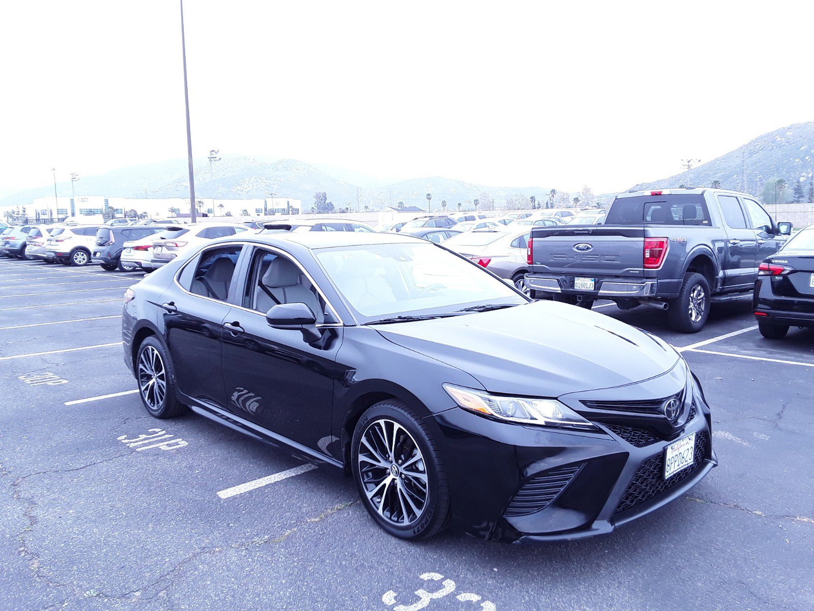 2019 Toyota Camry SE Auto