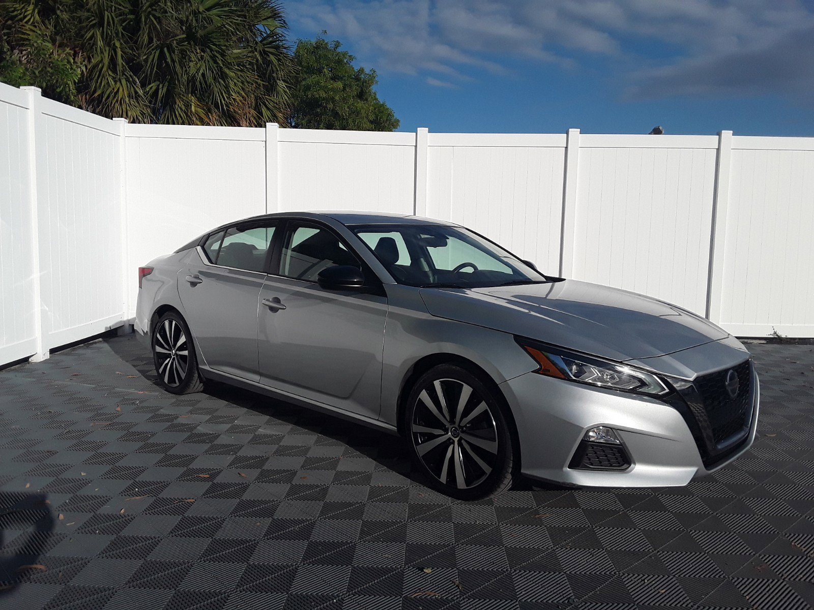 2022 Nissan Altima 2.5 SR Sedan