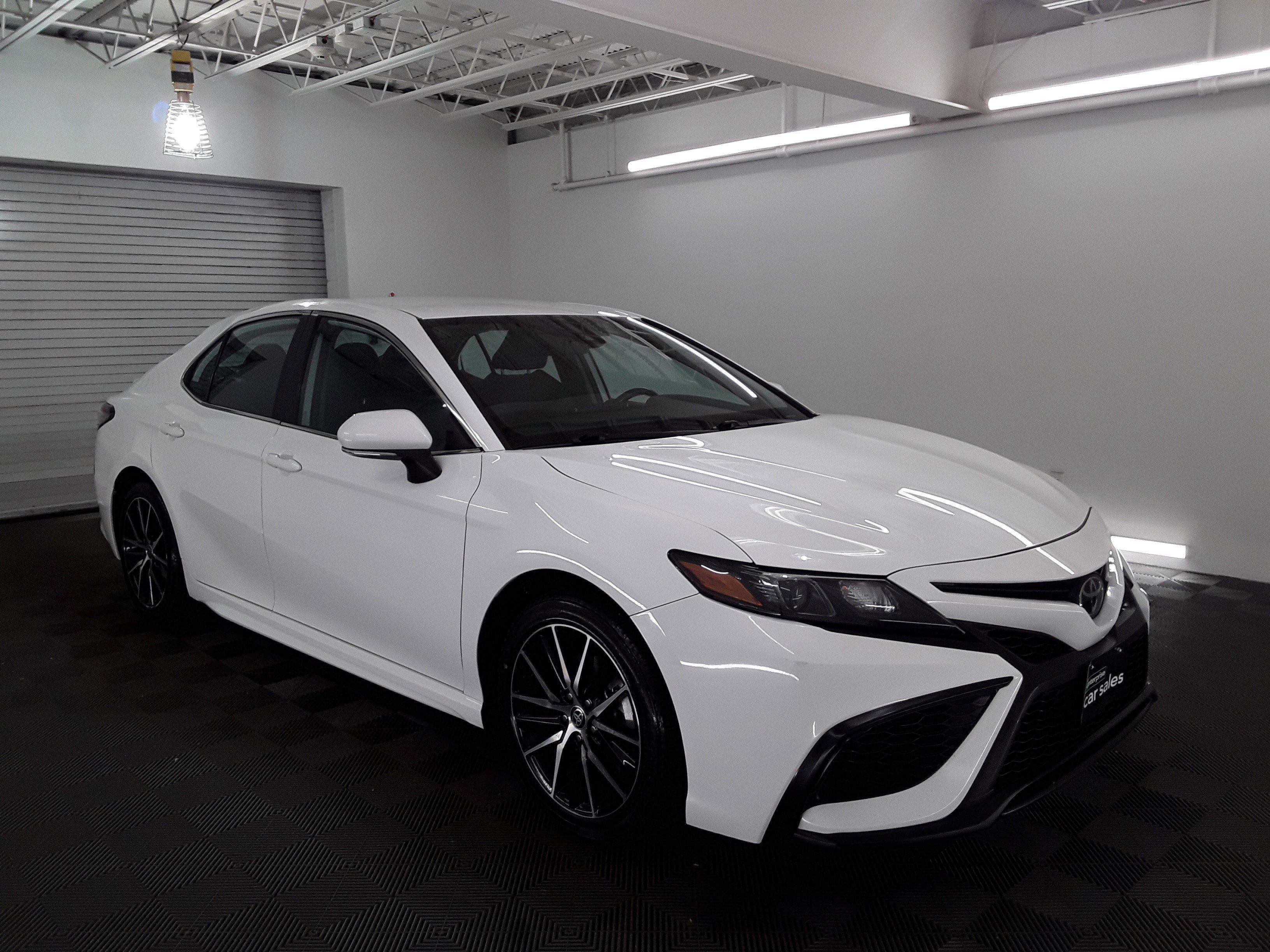 2023 Toyota Camry SE Auto