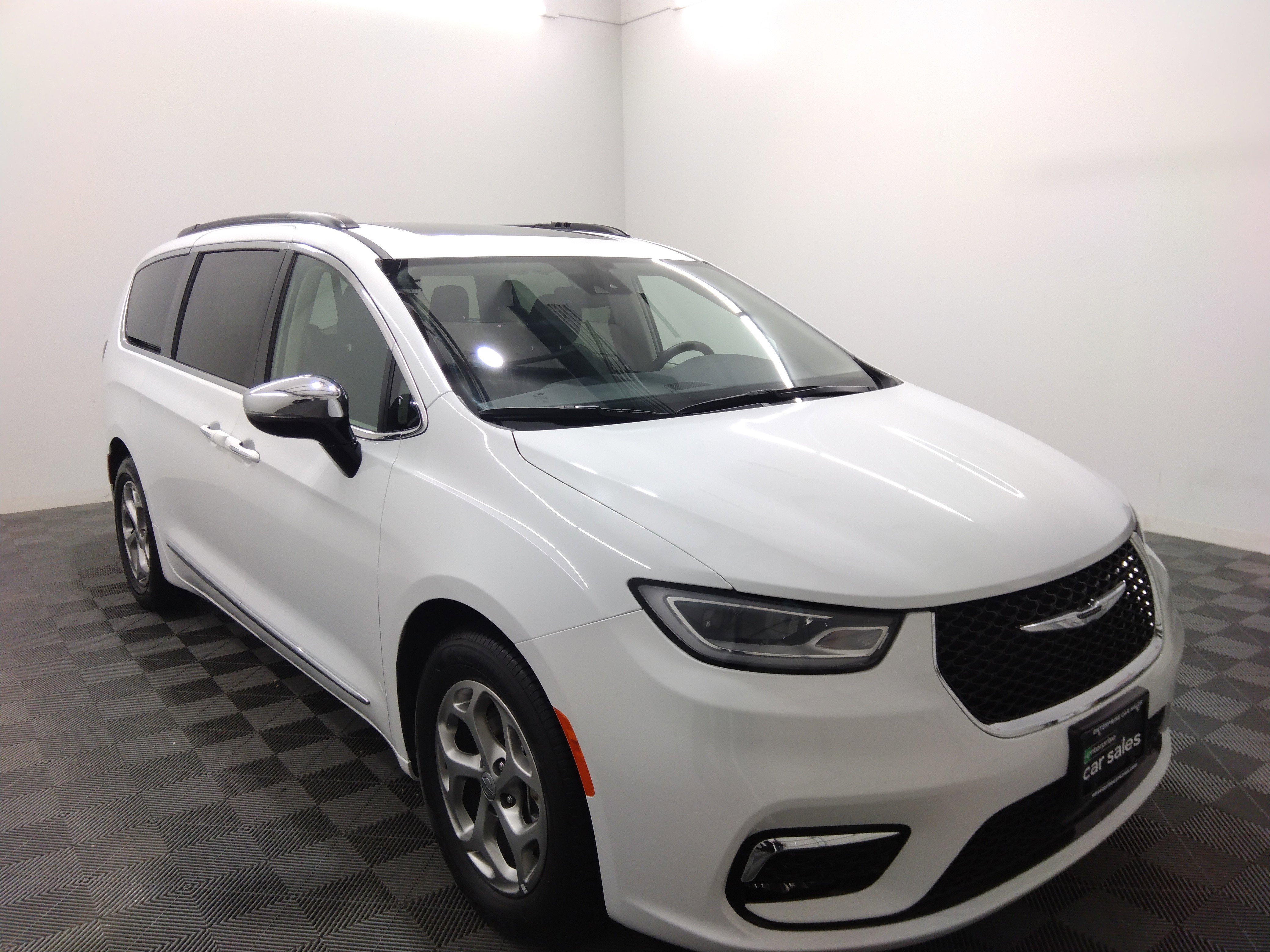 2023 Chrysler Pacifica Limited FWD