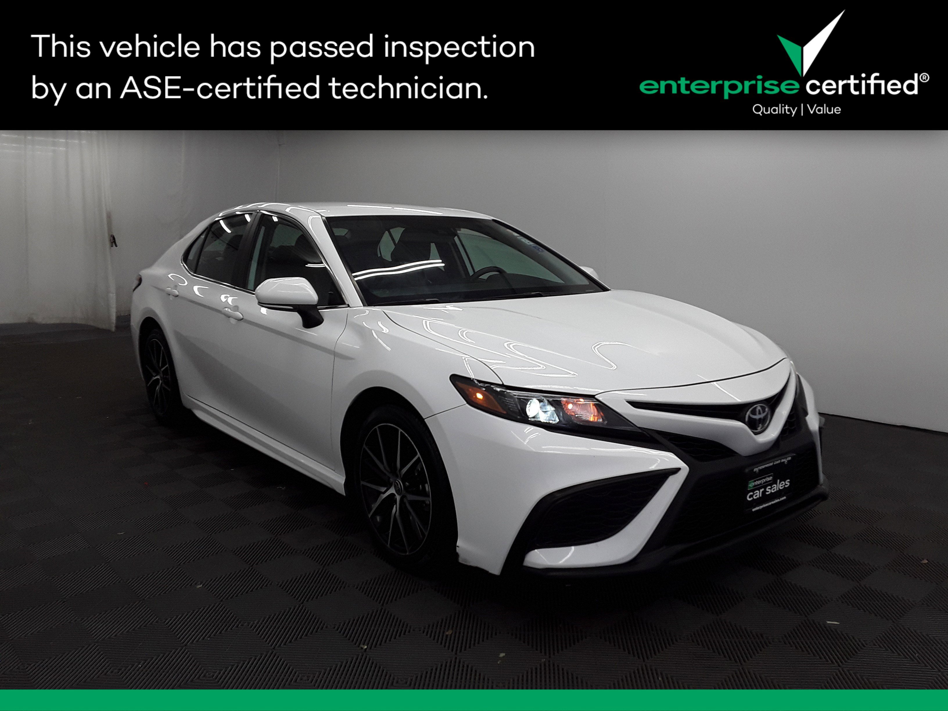 2023 Toyota Camry SE Auto