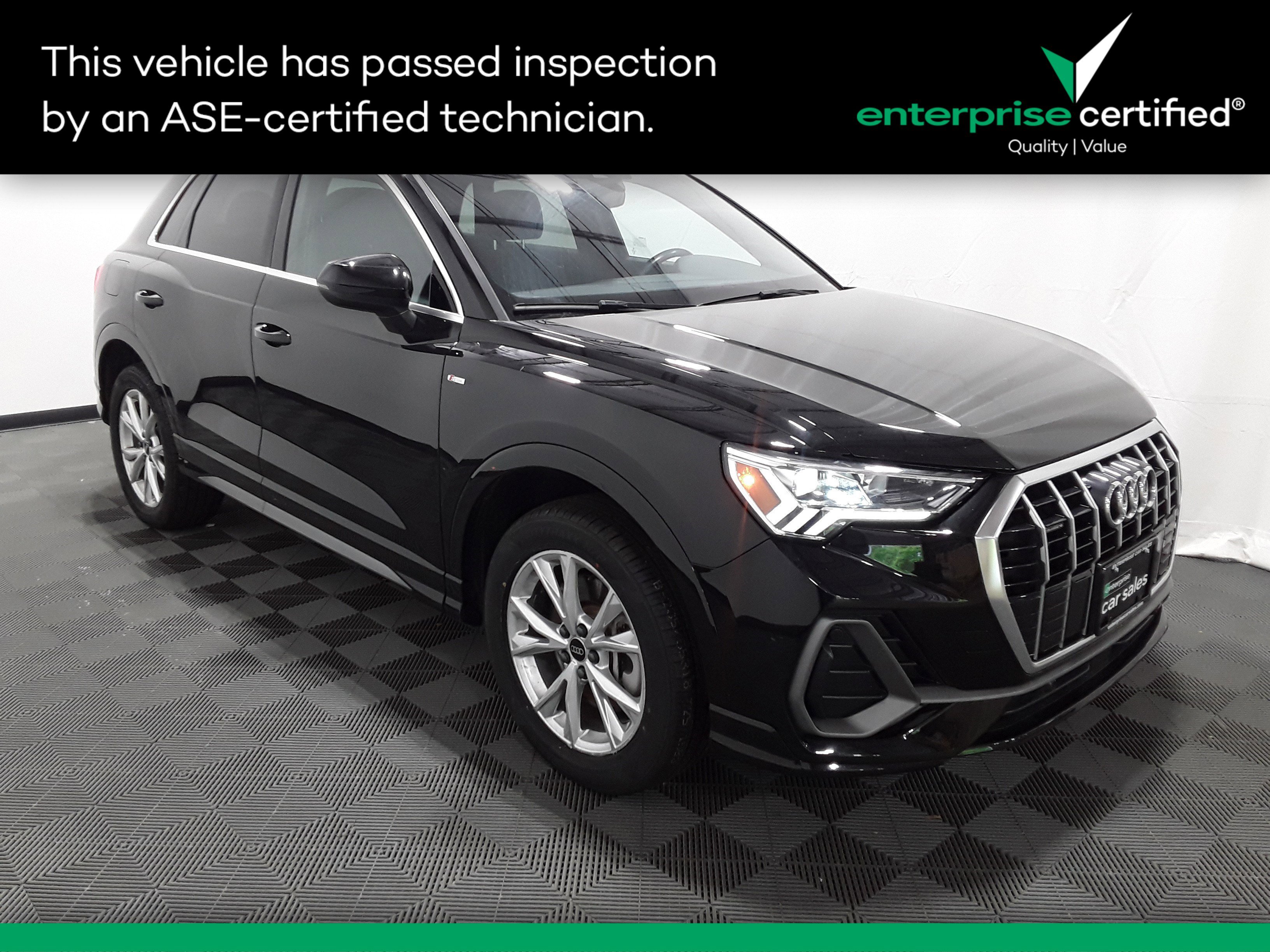 2023 Audi Q3 S line Premium 45 TFSI quattro