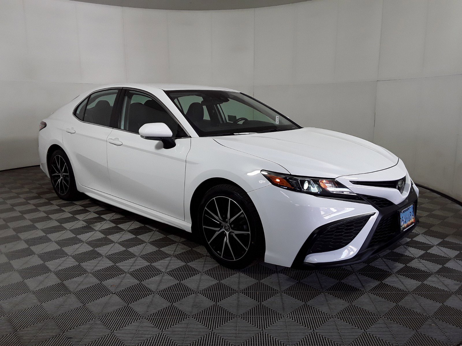 2022 Toyota Camry SE Auto