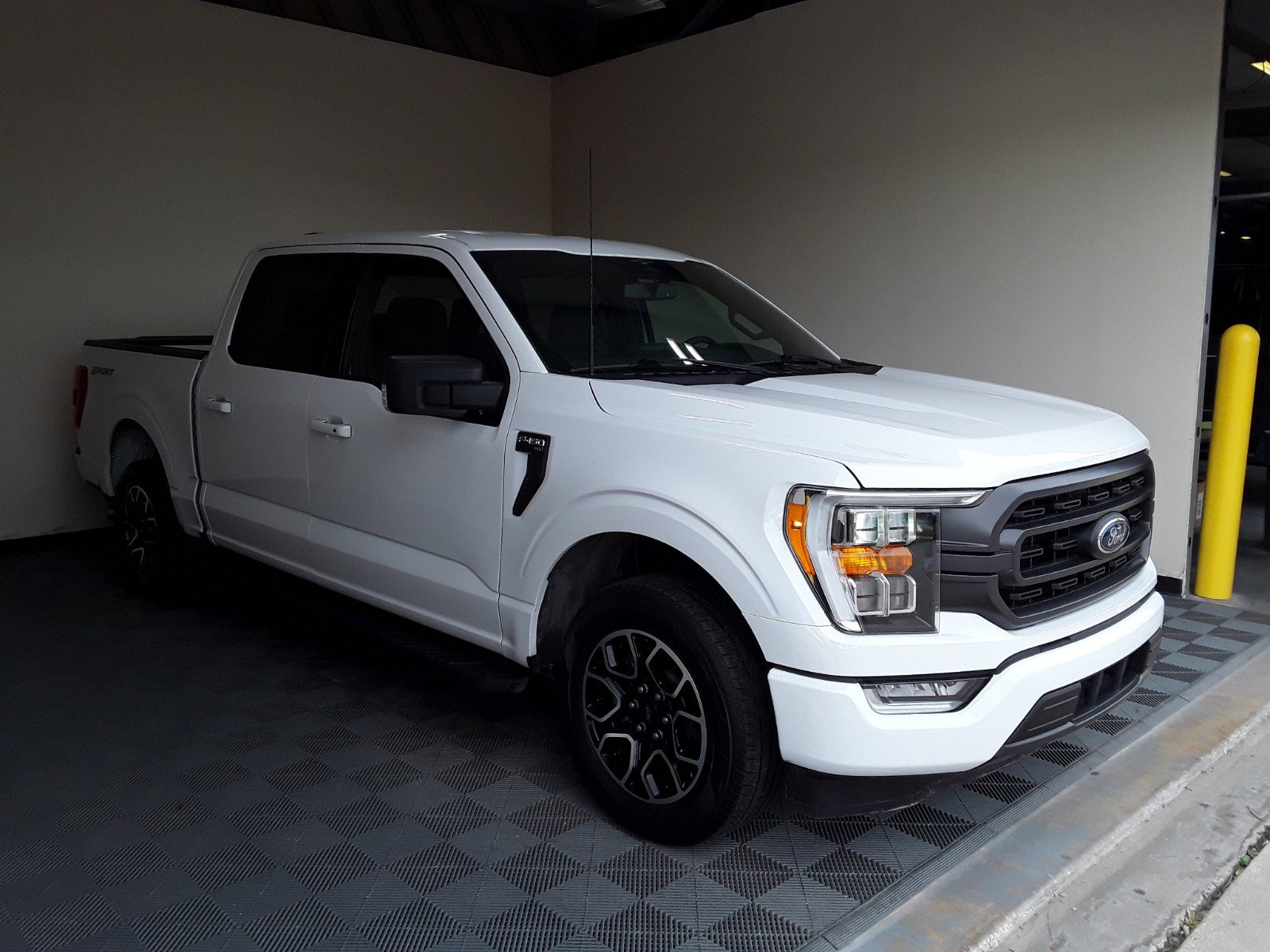 2023 Ford F-150 XLT 2WD SuperCrew 5.5' Box