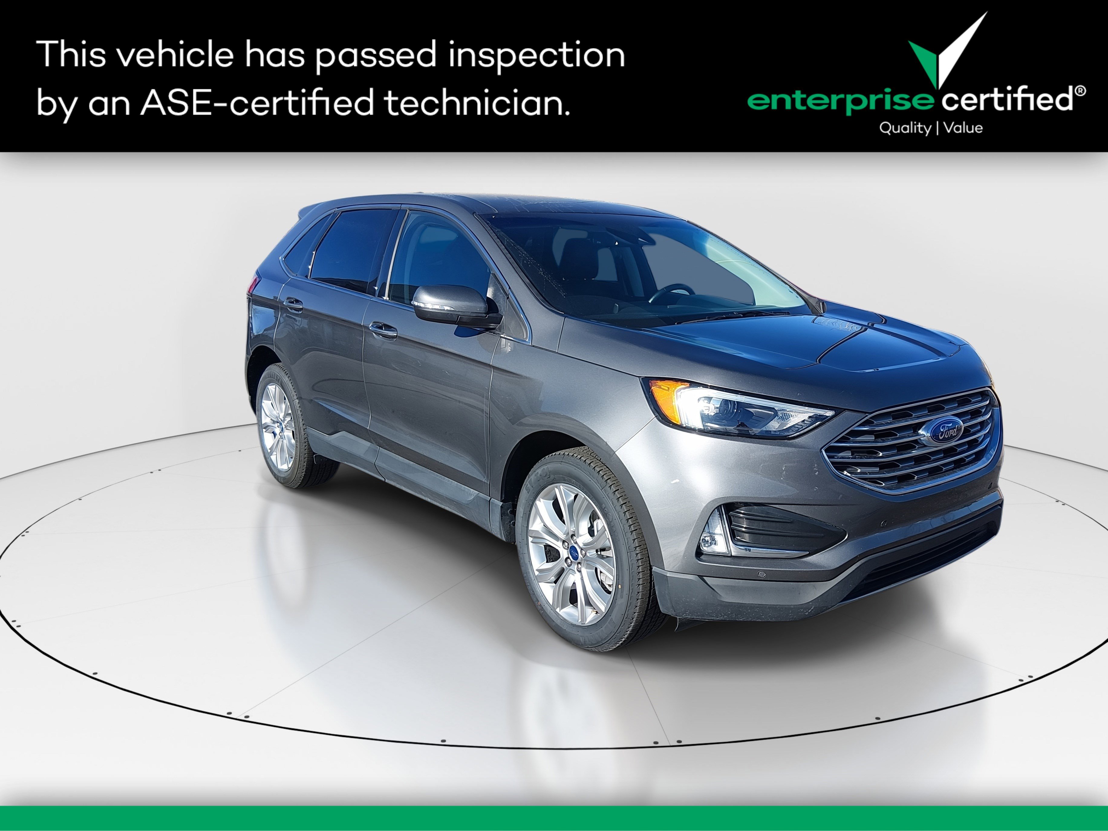 2022 Ford Edge Titanium's photo
